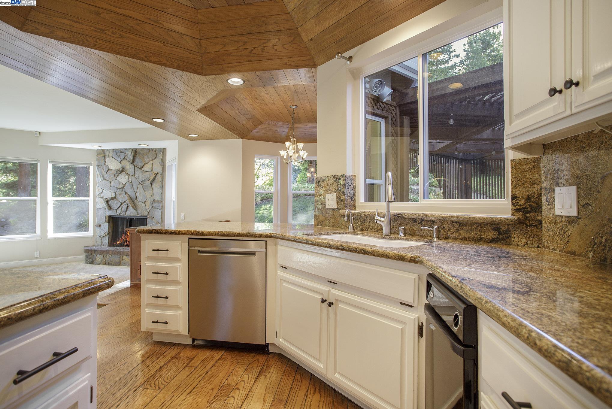 Detail Gallery Image 13 of 40 For 3 Blackhawk Club Ct, Danville,  CA 94506 - 3 Beds | 2/1 Baths