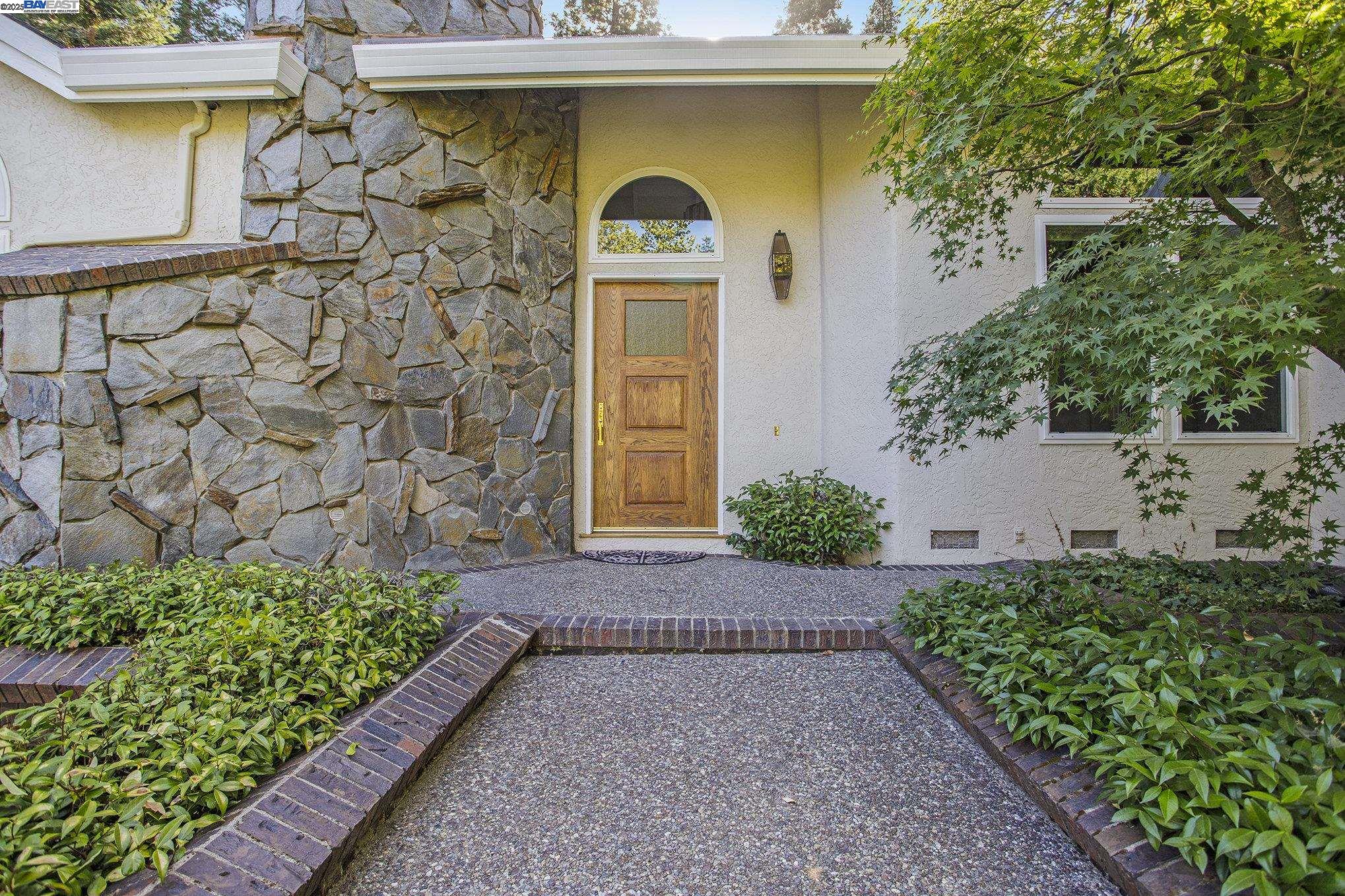 Detail Gallery Image 3 of 40 For 3 Blackhawk Club Ct, Danville,  CA 94506 - 3 Beds | 2/1 Baths