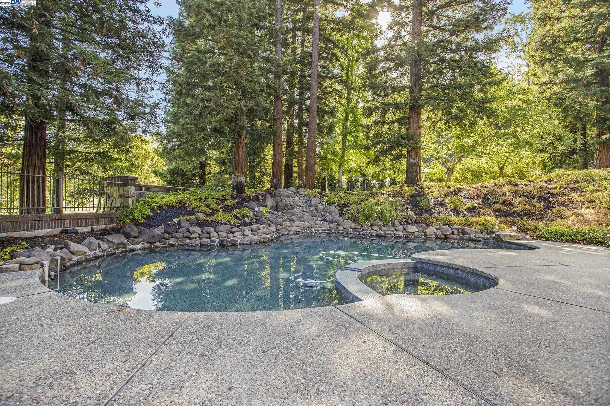Detail Gallery Image 34 of 40 For 3 Blackhawk Club Ct, Danville,  CA 94506 - 3 Beds | 2/1 Baths