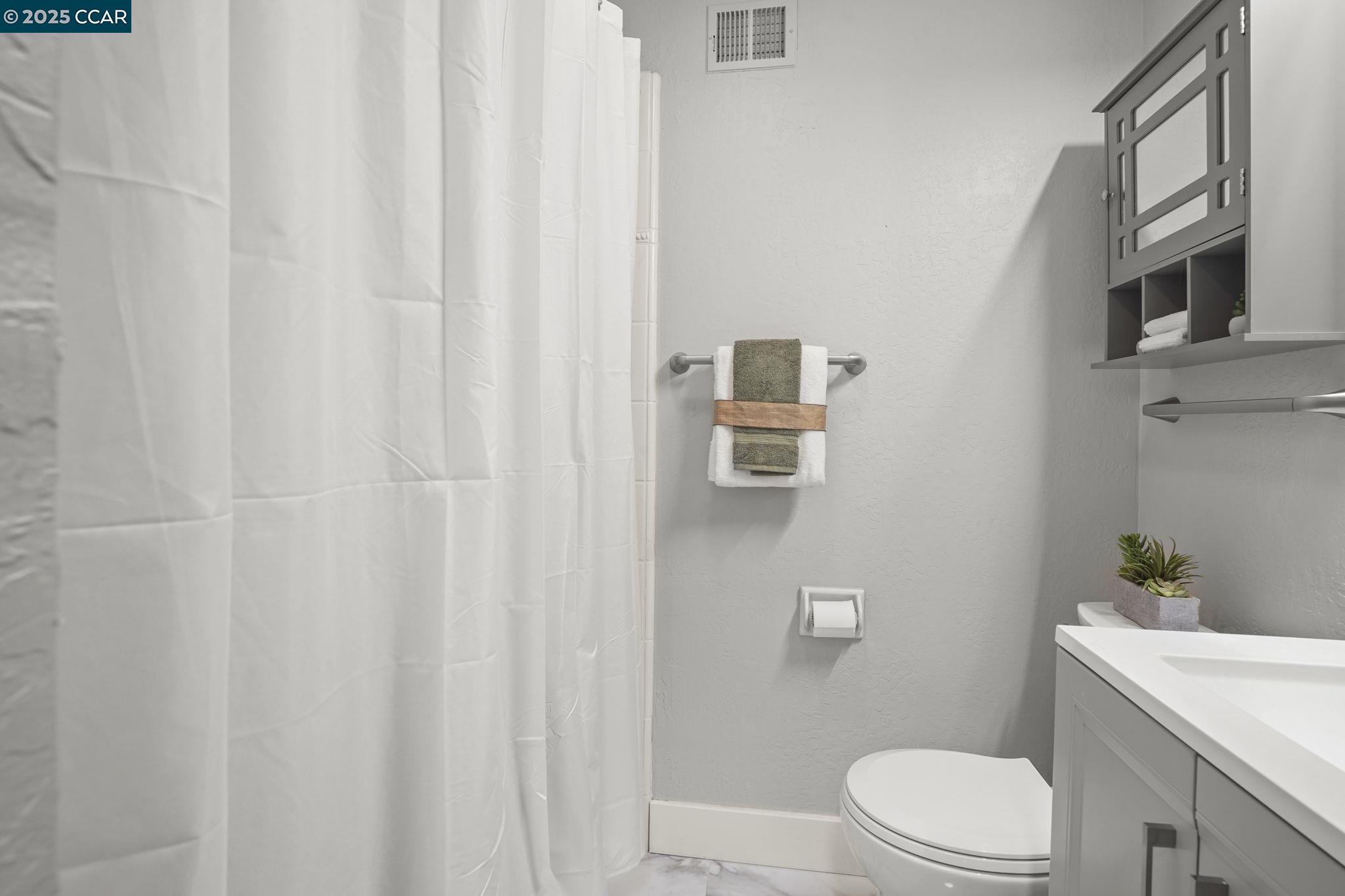 Detail Gallery Image 14 of 25 For 69 Fordham Ct, Pleasant Hill,  CA 94523 - 3 Beds | 2 Baths
