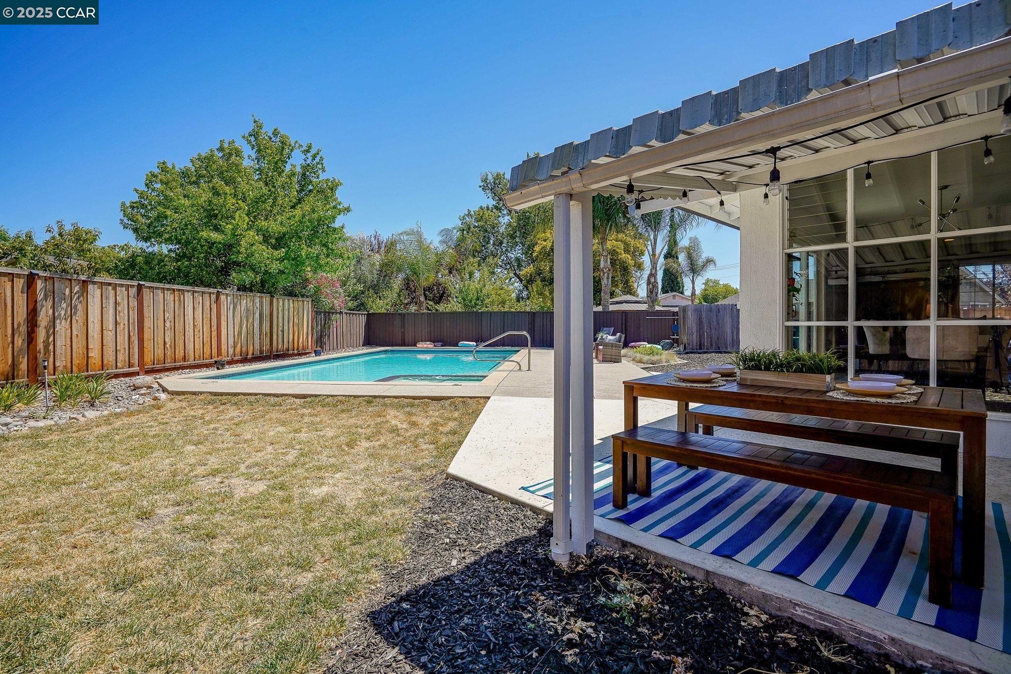 Detail Gallery Image 20 of 25 For 69 Fordham Ct, Pleasant Hill,  CA 94523 - 3 Beds | 2 Baths