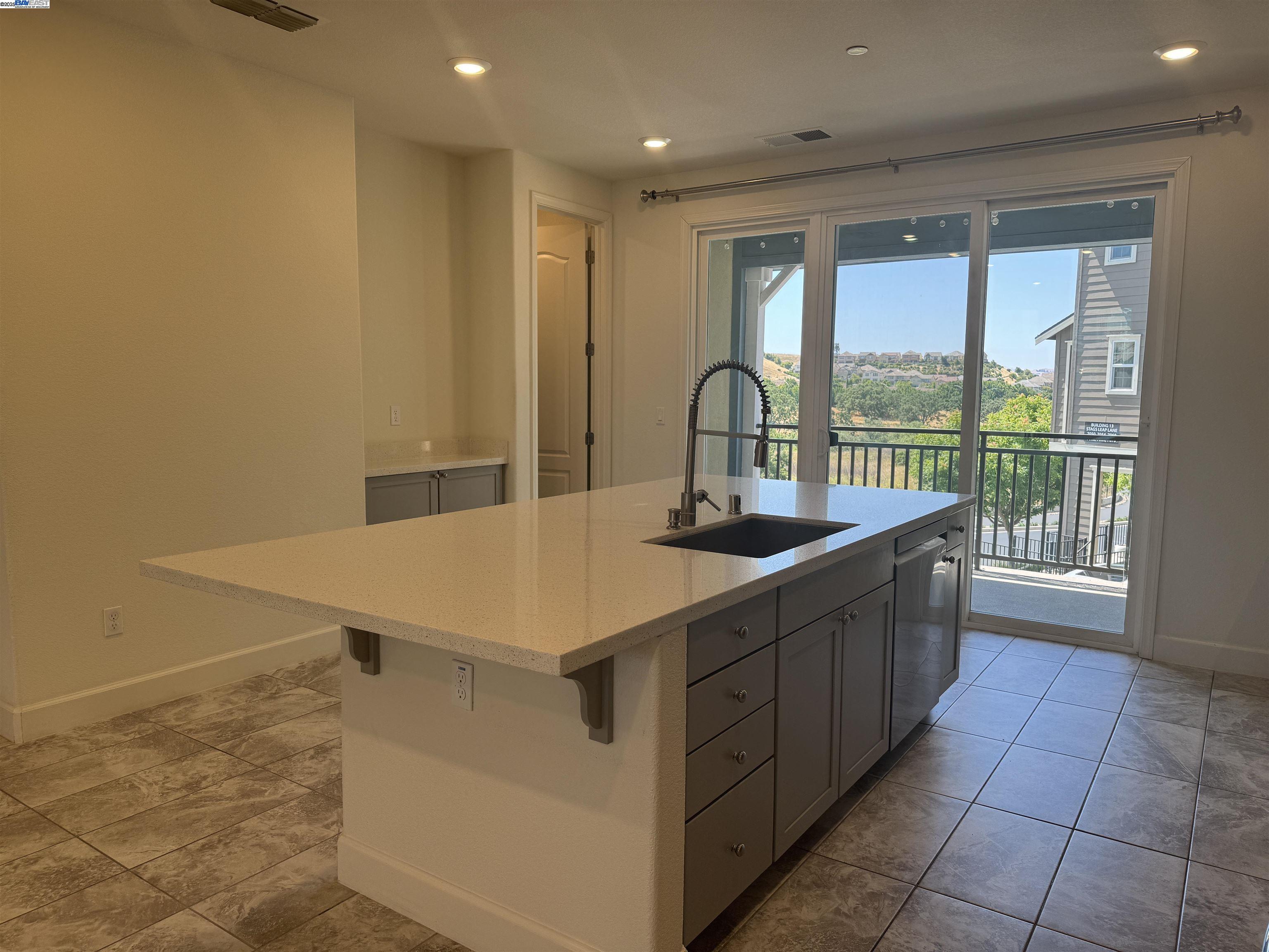 Detail Gallery Image 12 of 26 For 3906 Guerneville Way, Dublin,  CA 94568 - 3 Beds | 3/1 Baths