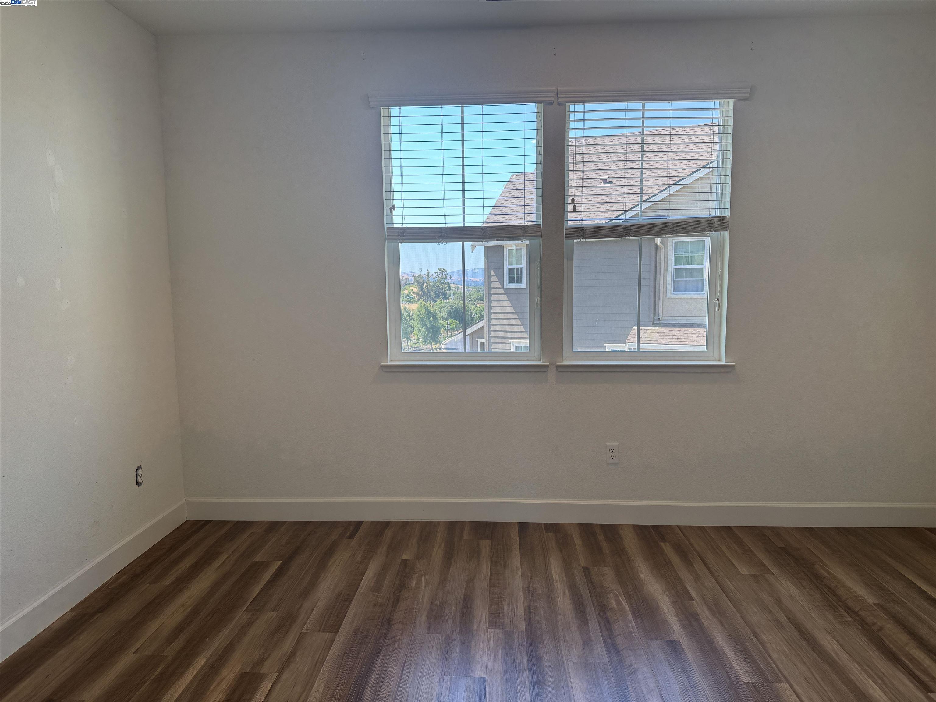 Detail Gallery Image 3 of 26 For 3906 Guerneville Way, Dublin,  CA 94568 - 3 Beds | 3/1 Baths