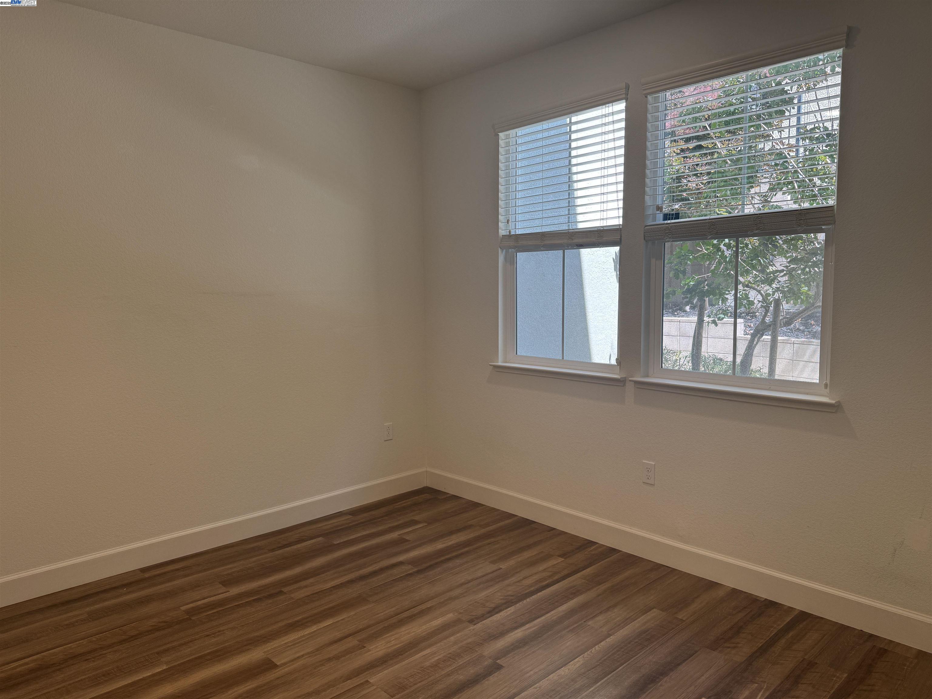 Detail Gallery Image 23 of 26 For 3906 Guerneville Way, Dublin,  CA 94568 - 3 Beds | 3/1 Baths