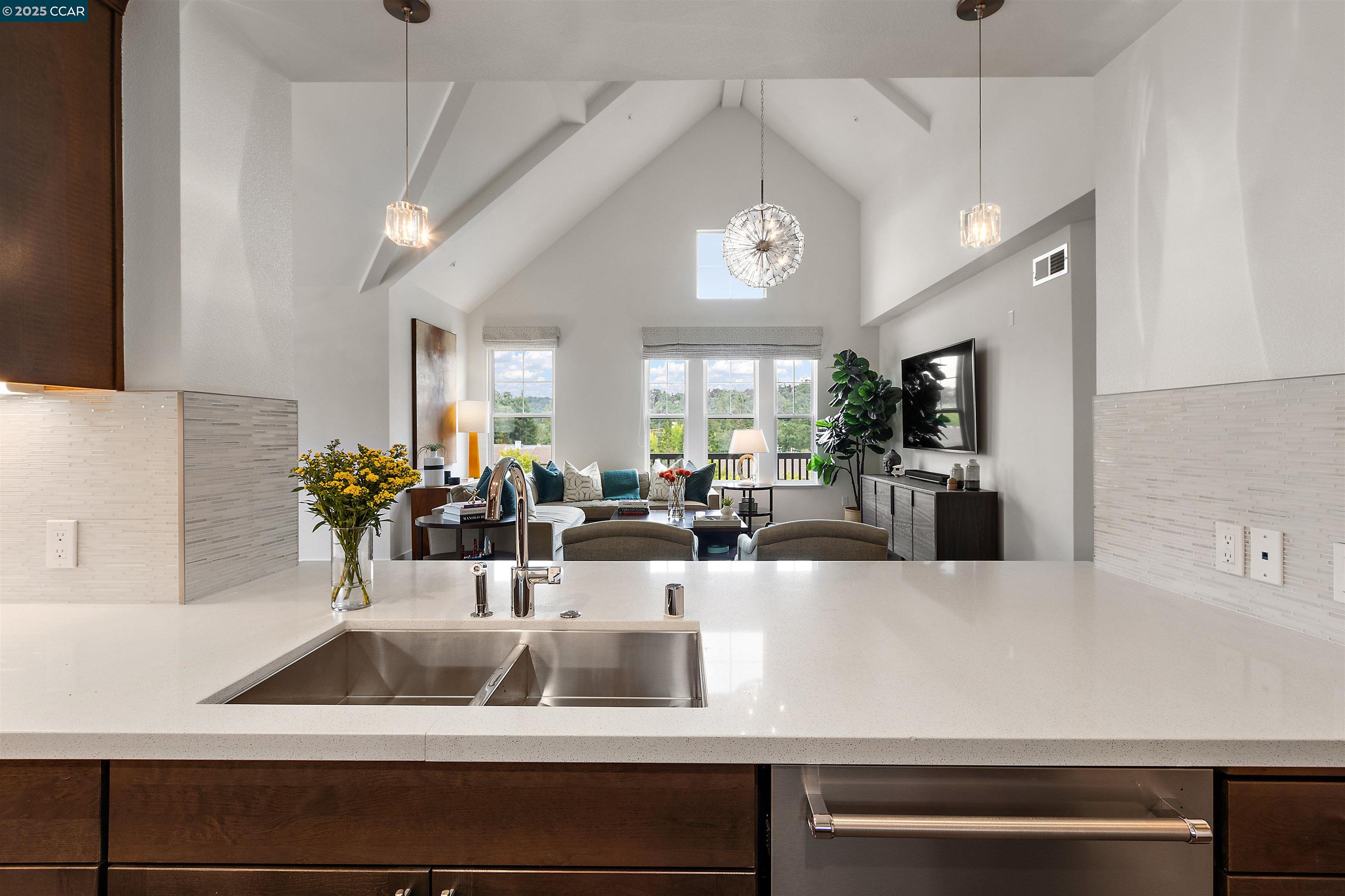 Detail Gallery Image 12 of 30 For 1000 Dewing Ave #416,  Lafayette,  CA 94549 - 2 Beds | 2 Baths