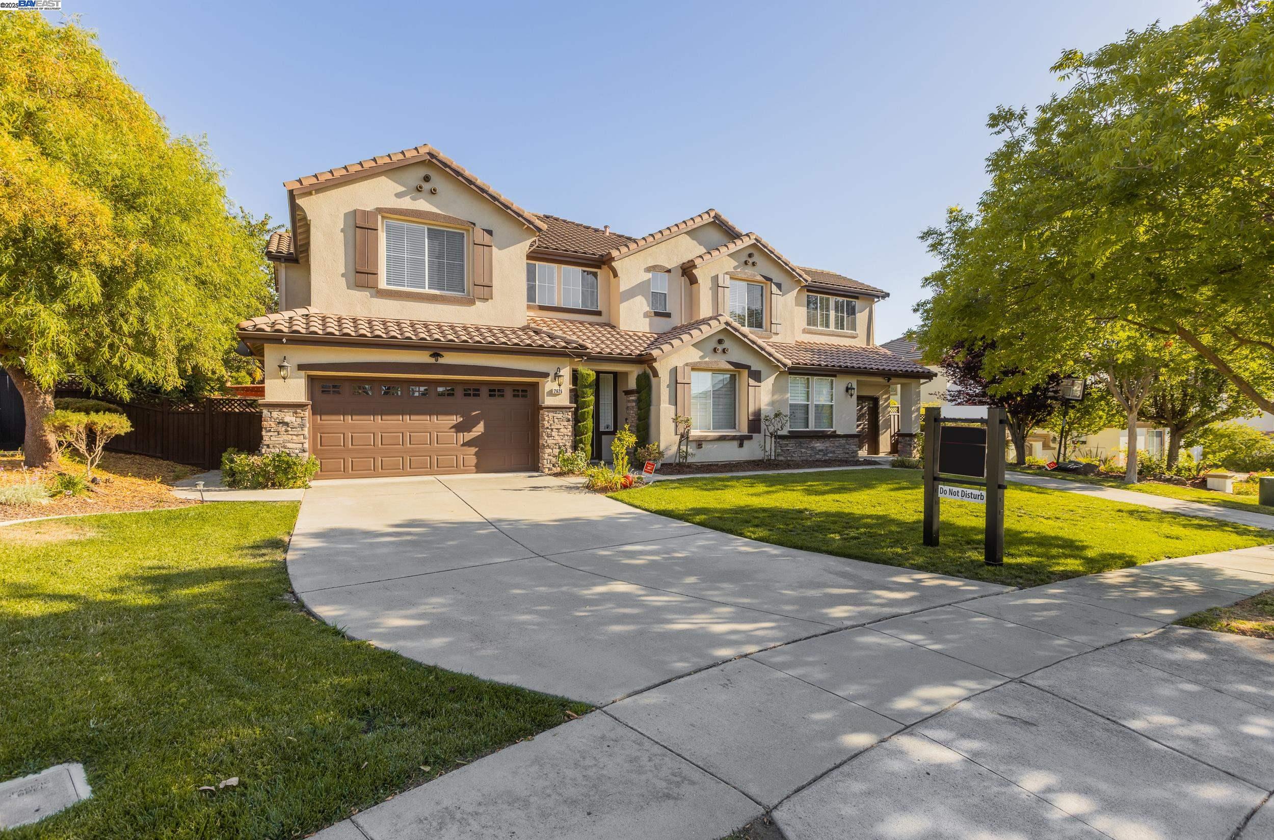Detail Gallery Image 2 of 48 For 2626 Carmella Ct, San Jose,  CA 95135 - 6 Beds | 4/1 Baths