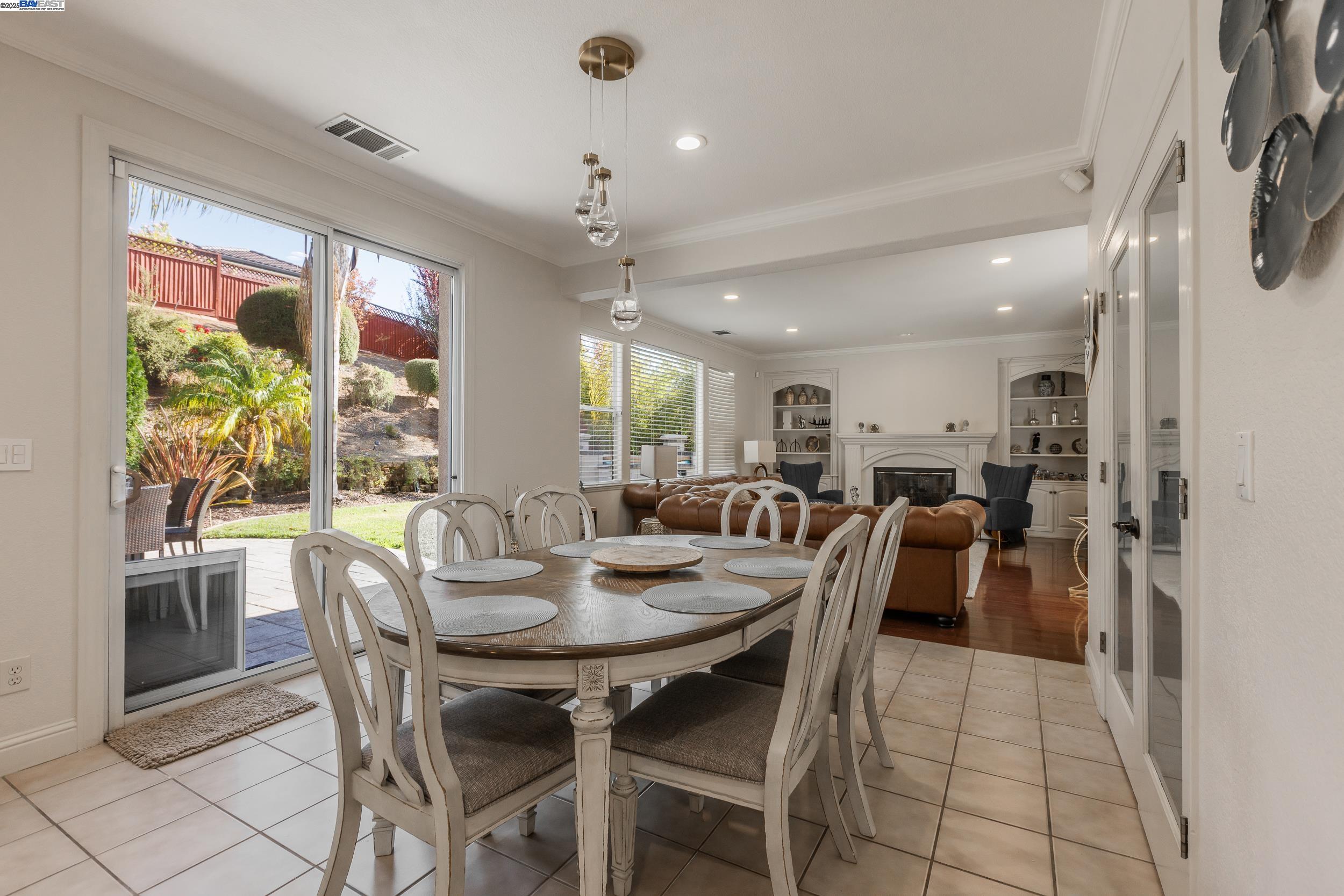 Detail Gallery Image 11 of 48 For 2626 Carmella Ct, San Jose,  CA 95135 - 6 Beds | 4/1 Baths
