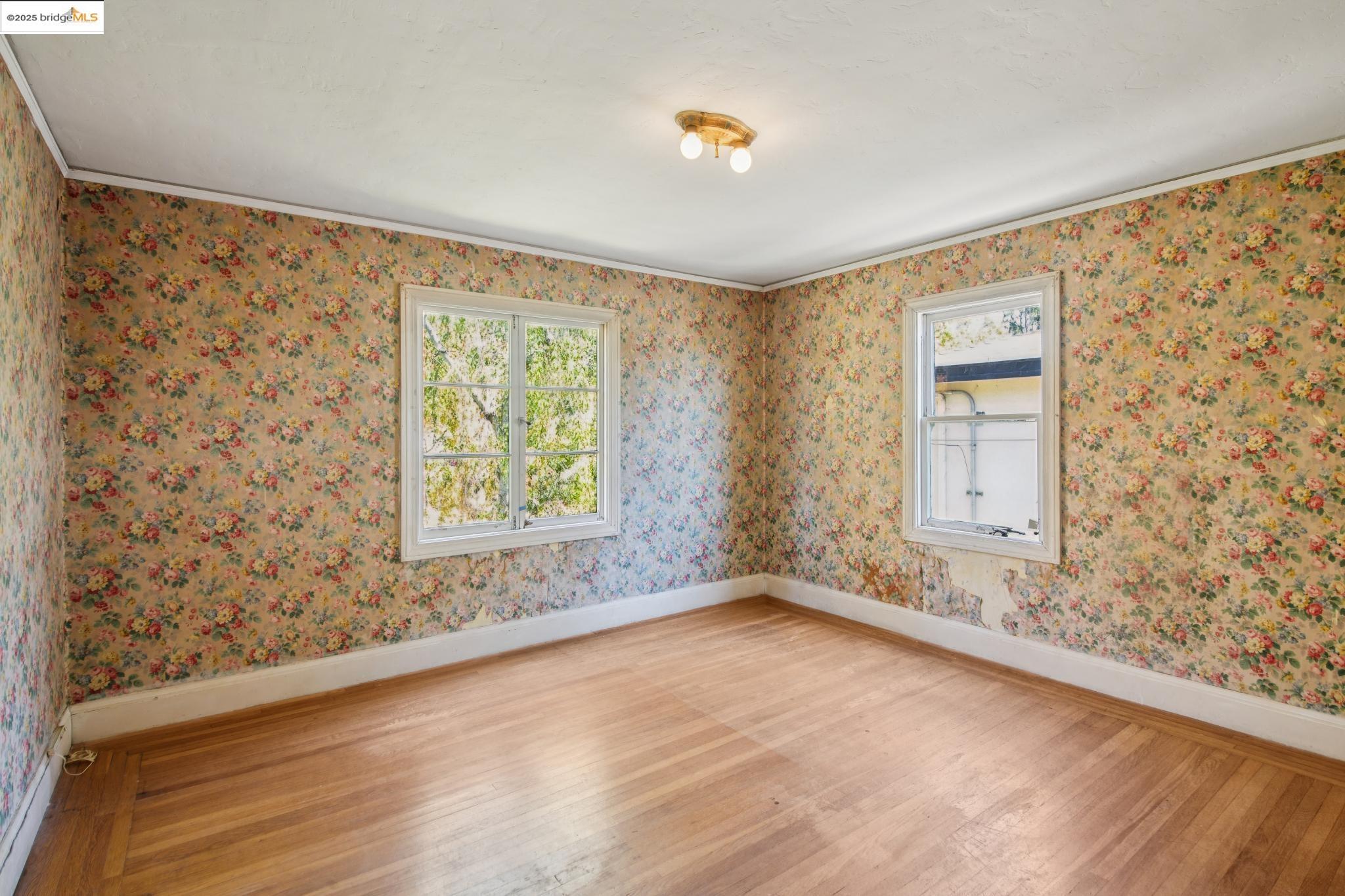 Detail Gallery Image 23 of 38 For 1110 Walnut St, Berkeley,  CA 94707 - 4 Beds | 1/1 Baths