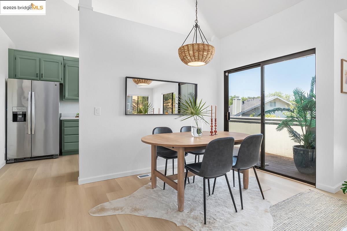 Detail Gallery Image 11 of 23 For 46 Birchwood Dr, Novato,  CA 94947 - 3 Beds | 3 Baths