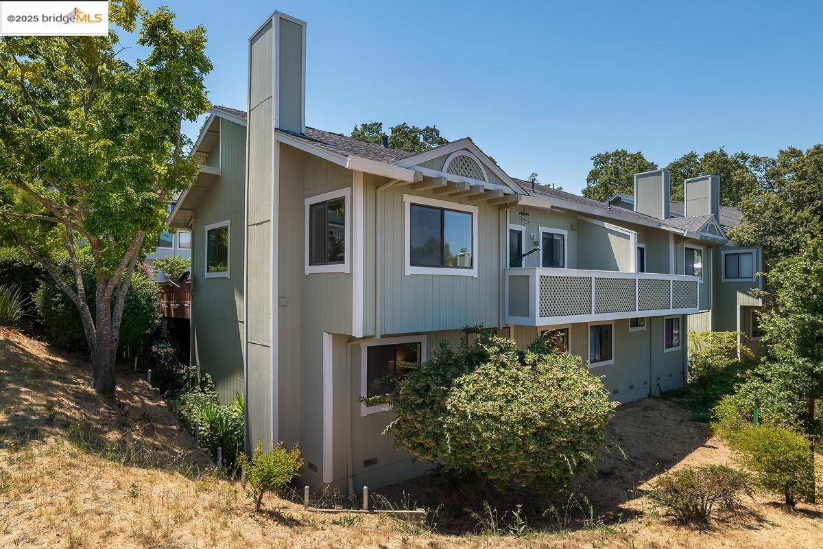 Detail Gallery Image 3 of 23 For 46 Birchwood Dr, Novato,  CA 94947 - 3 Beds | 3 Baths