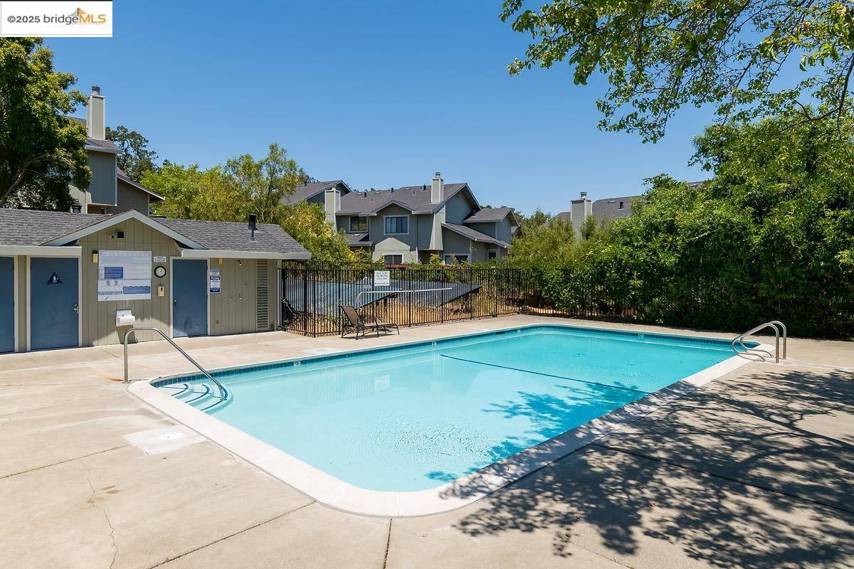 Detail Gallery Image 21 of 23 For 46 Birchwood Dr, Novato,  CA 94947 - 3 Beds | 3 Baths