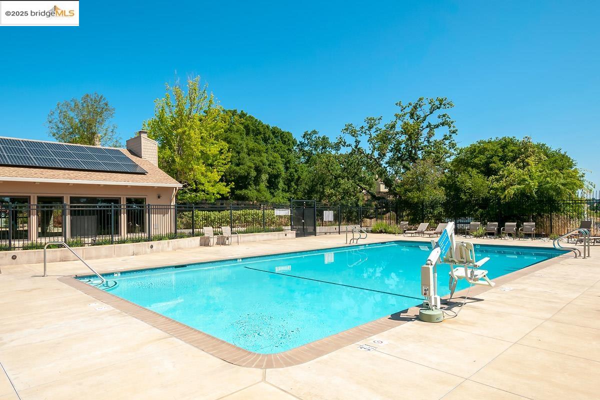 Detail Gallery Image 22 of 23 For 46 Birchwood Dr, Novato,  CA 94947 - 3 Beds | 3 Baths