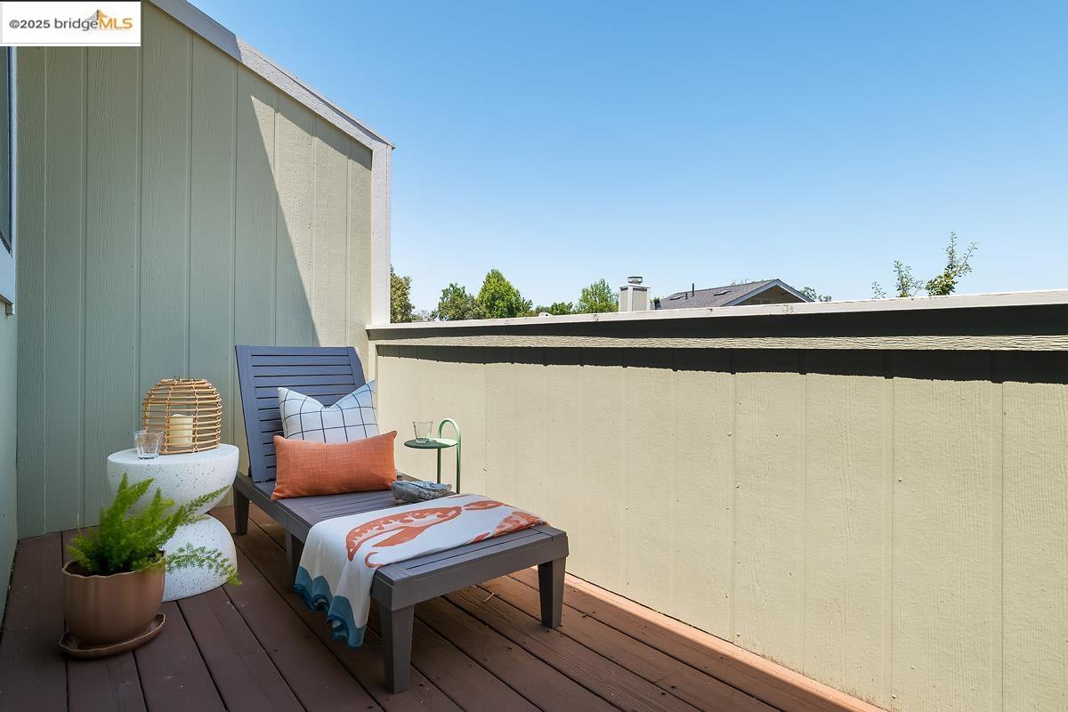 Detail Gallery Image 4 of 23 For 46 Birchwood Dr, Novato,  CA 94947 - 3 Beds | 3 Baths