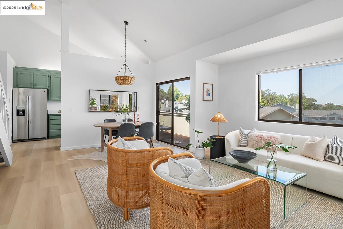 Detail Gallery Image 10 of 23 For 46 Birchwood Dr, Novato,  CA 94947 - 3 Beds | 3 Baths