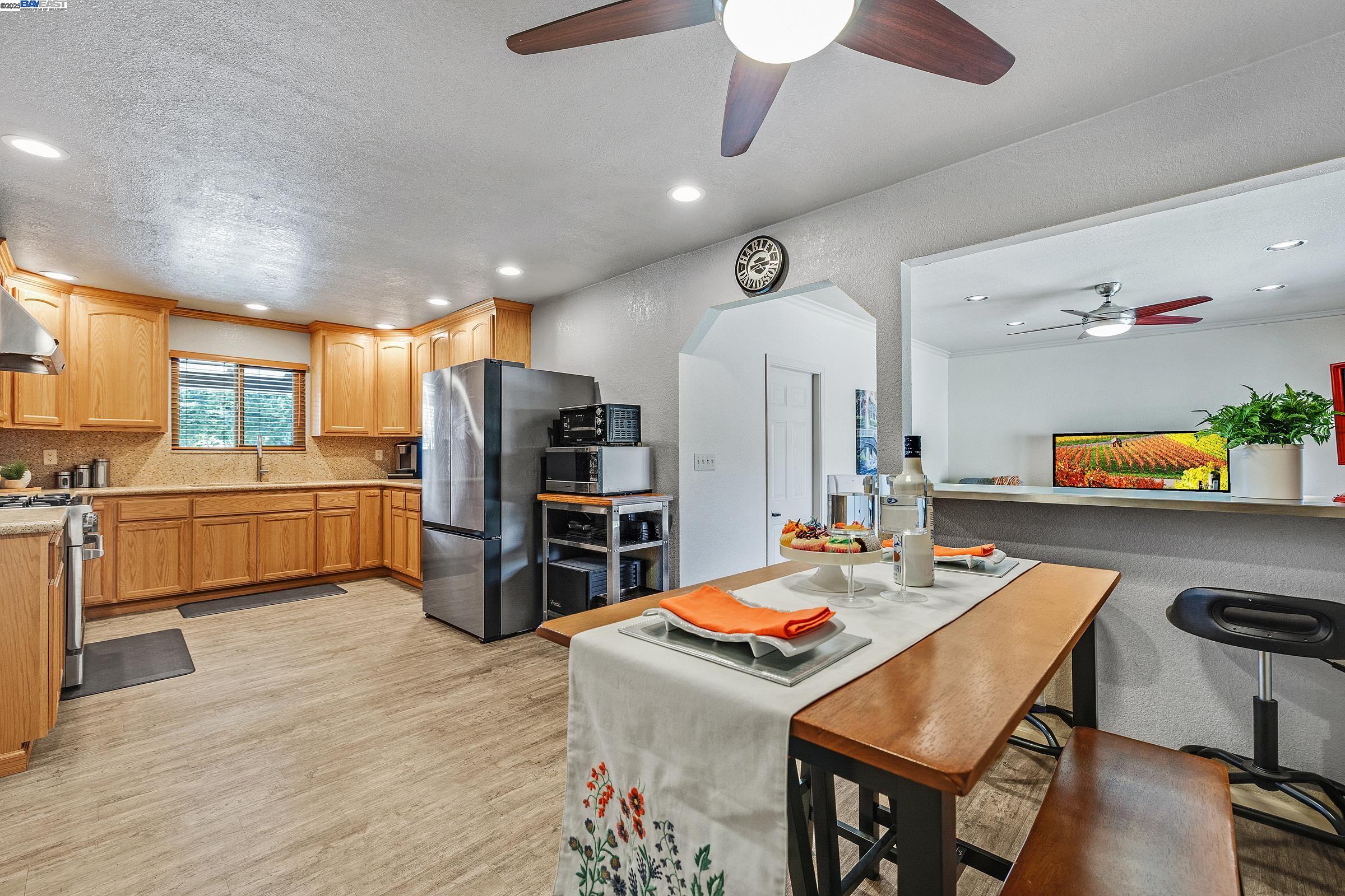 Detail Gallery Image 13 of 57 For 39024 Blacow Rd, Fremont,  CA 94538 - 4 Beds | 2 Baths
