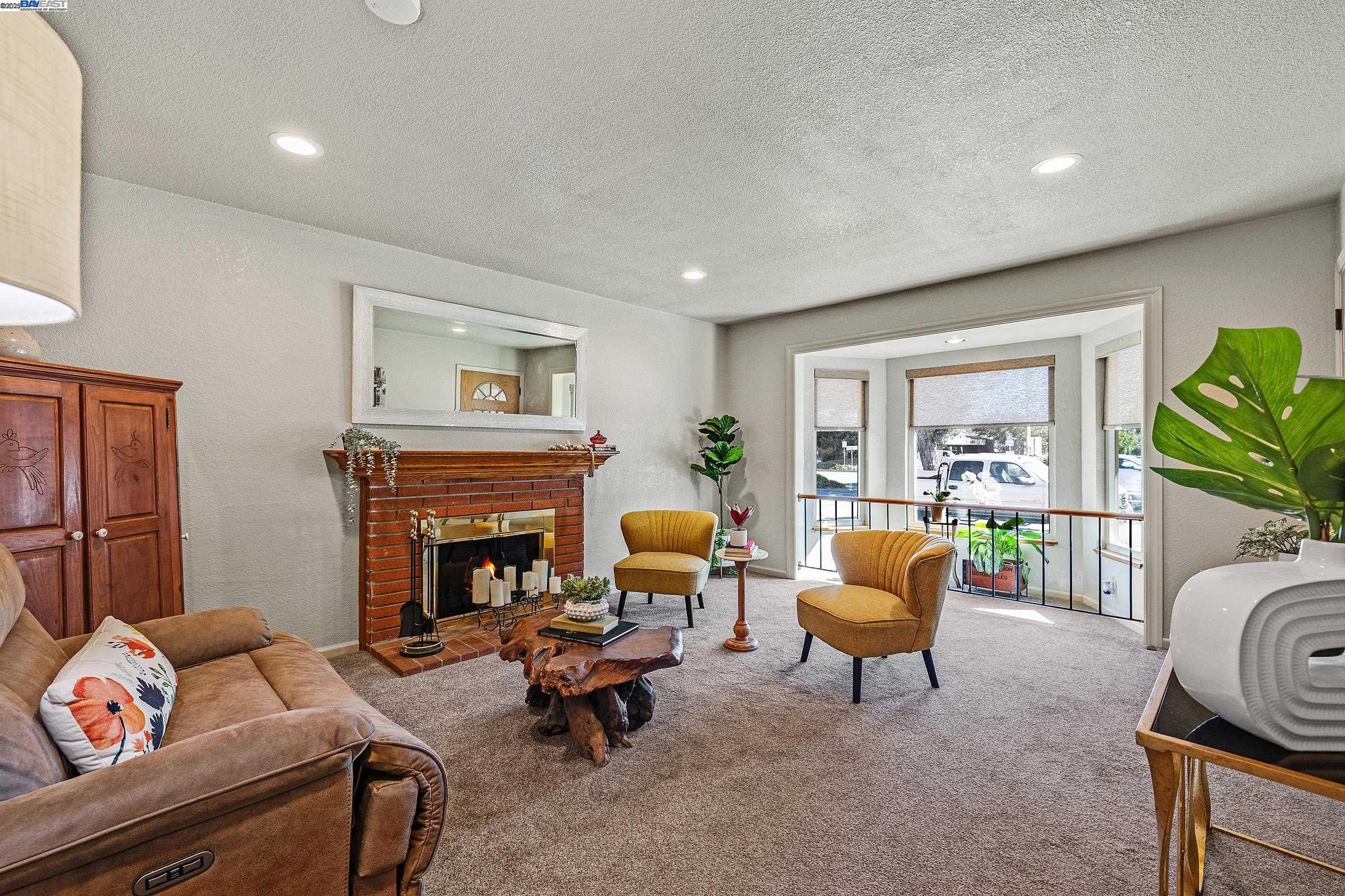 Detail Gallery Image 8 of 57 For 39024 Blacow Rd, Fremont,  CA 94538 - 4 Beds | 2 Baths