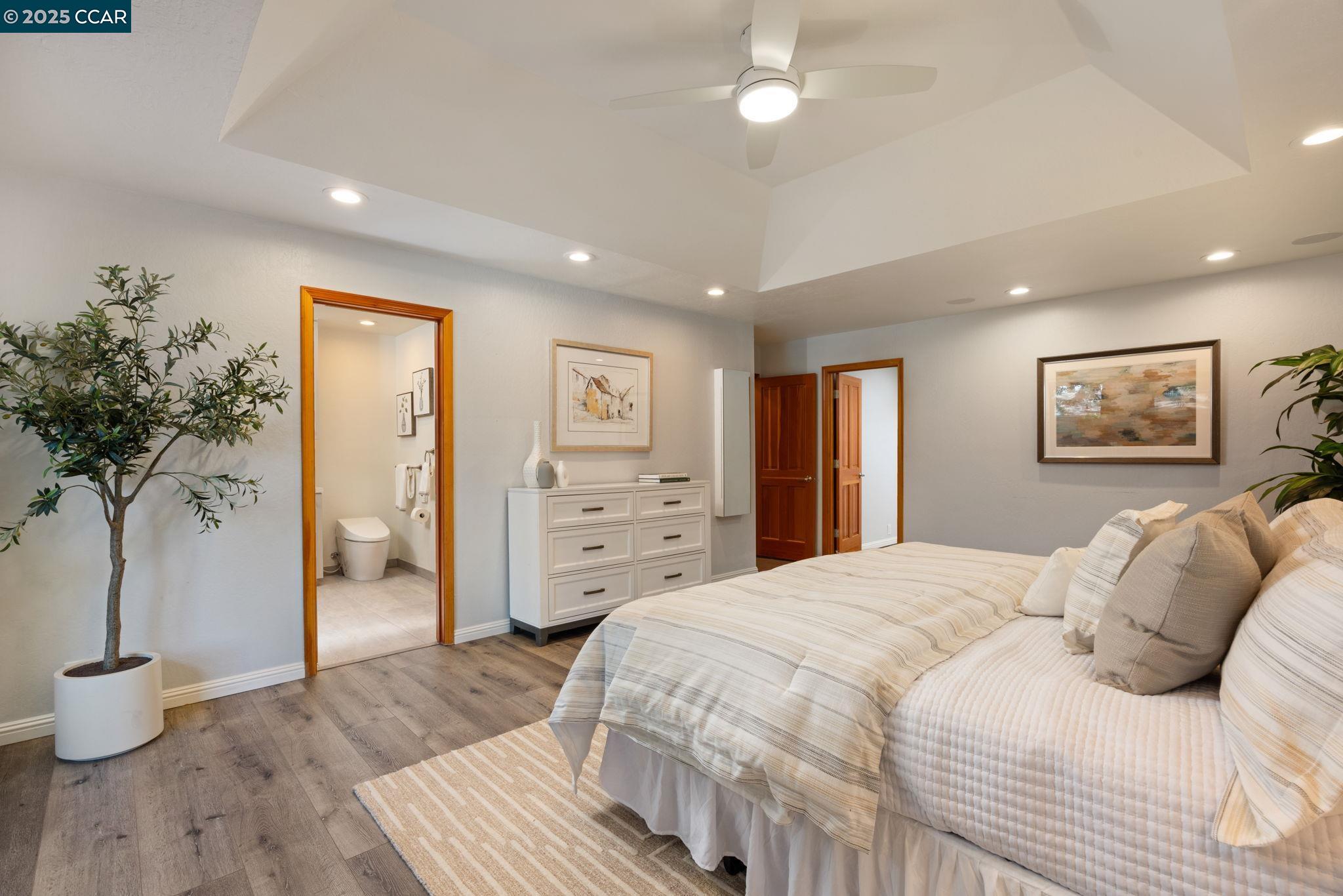Detail Gallery Image 16 of 42 For 1834 Ivanhoe Ave, Lafayette,  CA 94549 - 5 Beds | 4 Baths