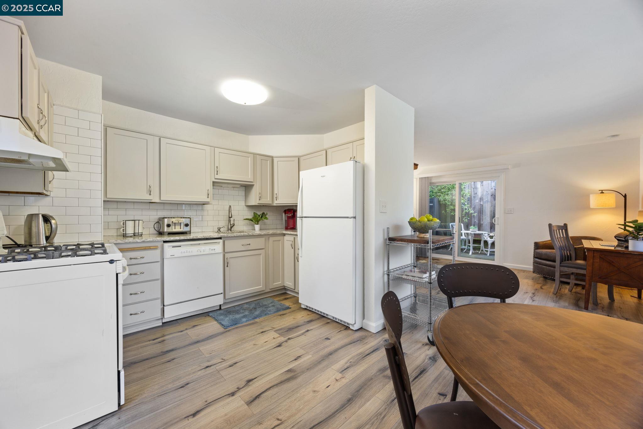 Detail Gallery Image 35 of 42 For 1834 Ivanhoe Ave, Lafayette,  CA 94549 - 5 Beds | 4 Baths