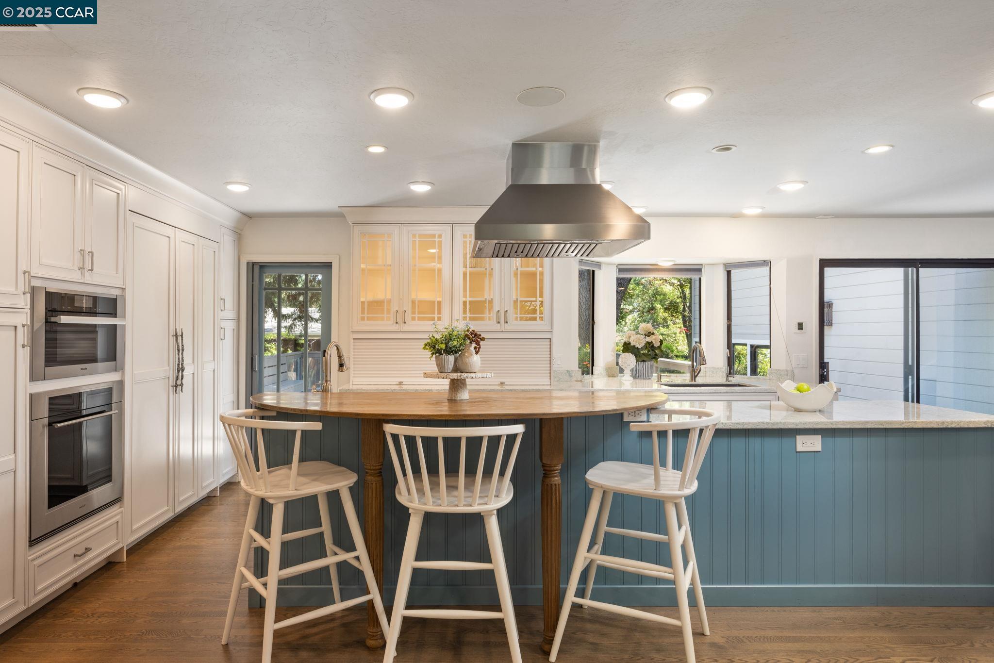 Detail Gallery Image 8 of 42 For 1834 Ivanhoe Ave, Lafayette,  CA 94549 - 5 Beds | 4 Baths
