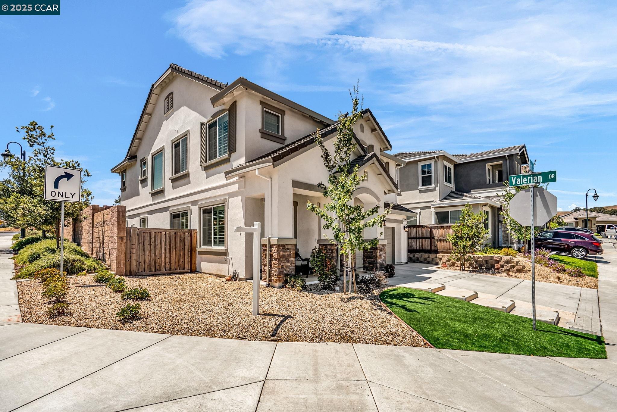 Detail Gallery Image 2 of 59 For 499 Yarrow Dr, Fairfield,  CA 94534 - 4 Beds | 2/1 Baths