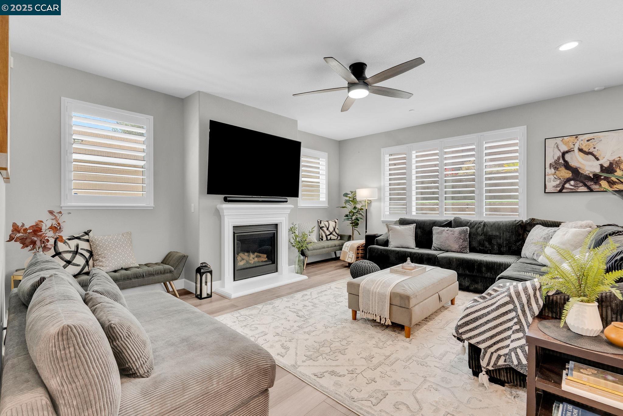 Detail Gallery Image 13 of 59 For 499 Yarrow Dr, Fairfield,  CA 94534 - 4 Beds | 2/1 Baths