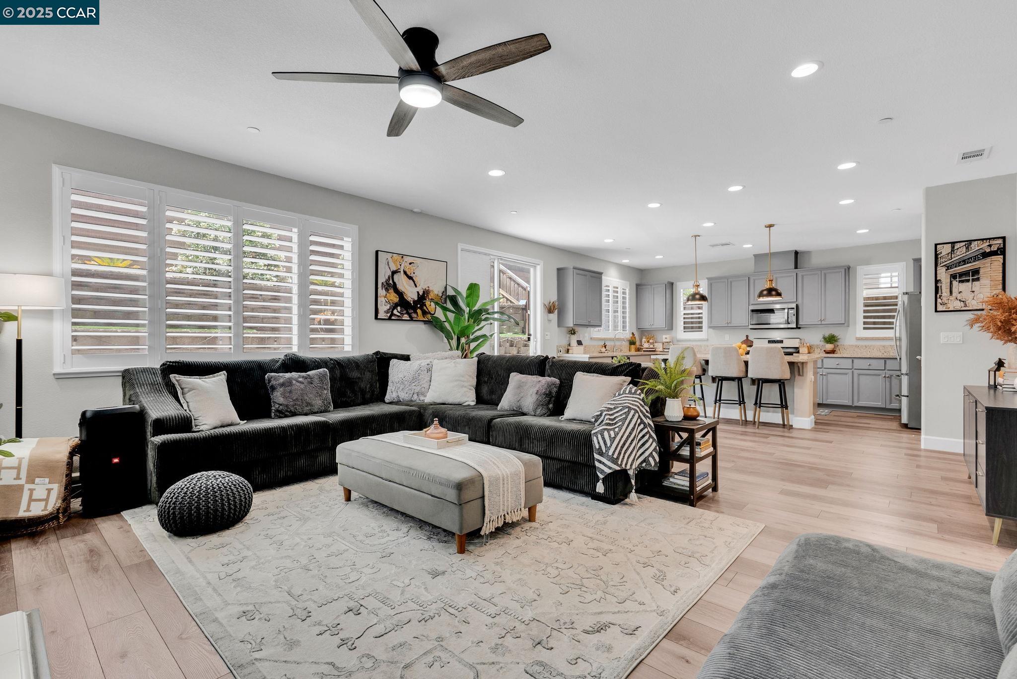 Detail Gallery Image 14 of 59 For 499 Yarrow Dr, Fairfield,  CA 94534 - 4 Beds | 2/1 Baths