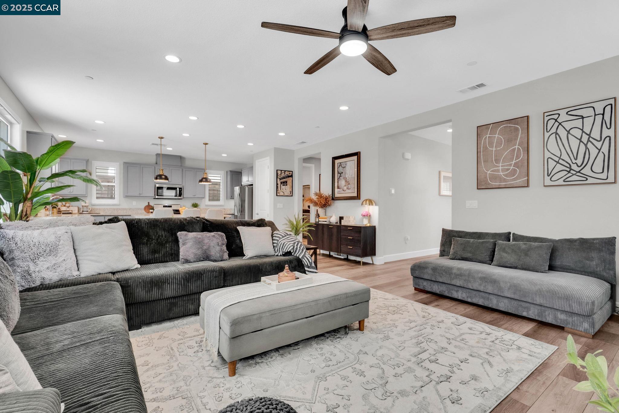 Detail Gallery Image 15 of 59 For 499 Yarrow Dr, Fairfield,  CA 94534 - 4 Beds | 2/1 Baths