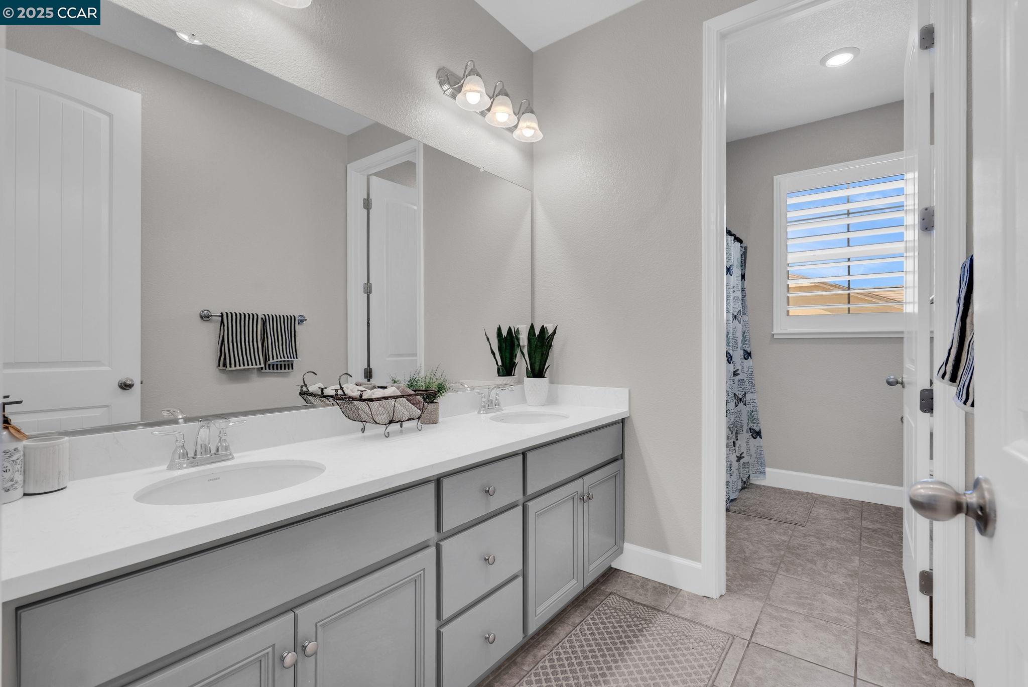 Detail Gallery Image 26 of 59 For 499 Yarrow Dr, Fairfield,  CA 94534 - 4 Beds | 2/1 Baths