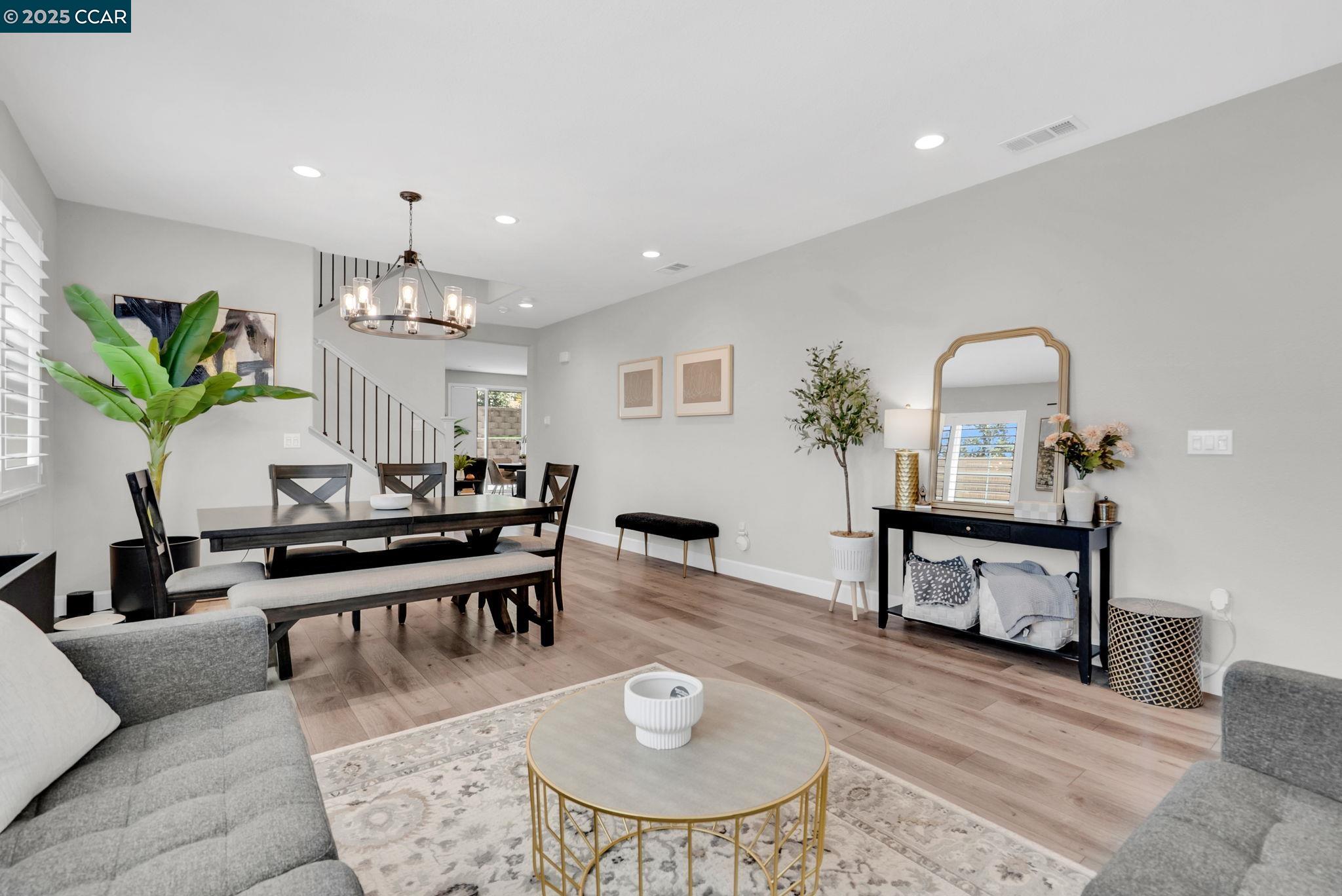 Detail Gallery Image 6 of 59 For 499 Yarrow Dr, Fairfield,  CA 94534 - 4 Beds | 2/1 Baths
