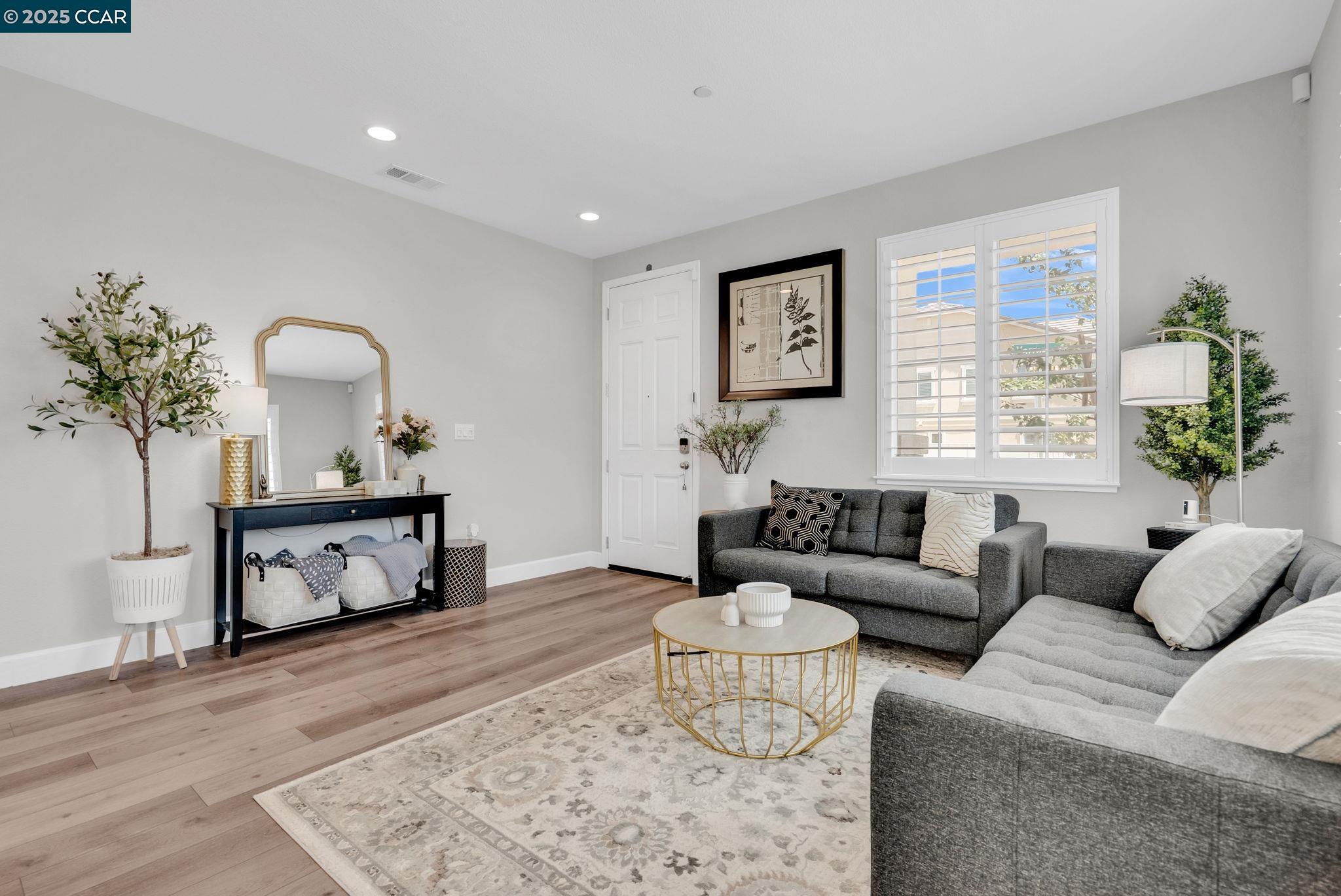 Detail Gallery Image 7 of 59 For 499 Yarrow Dr, Fairfield,  CA 94534 - 4 Beds | 2/1 Baths