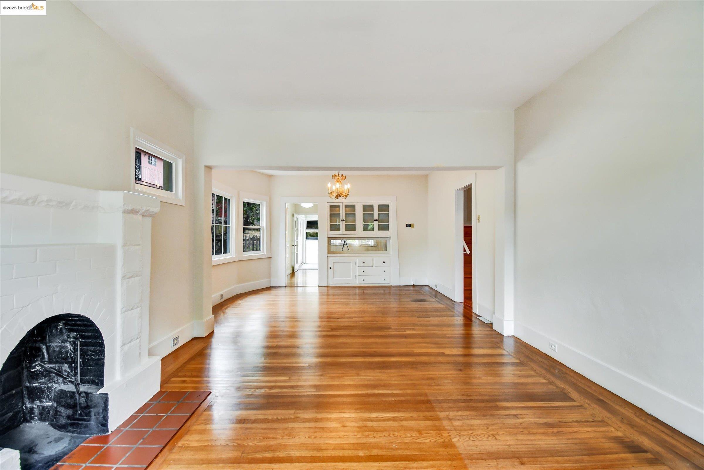 3817 Woodruff Ave, Oakland, California 94602, 2 Bedrooms Bedrooms, 6 Rooms Rooms,1 BathroomBathrooms,Residential,For Sale,3817 Woodruff Ave,41106148