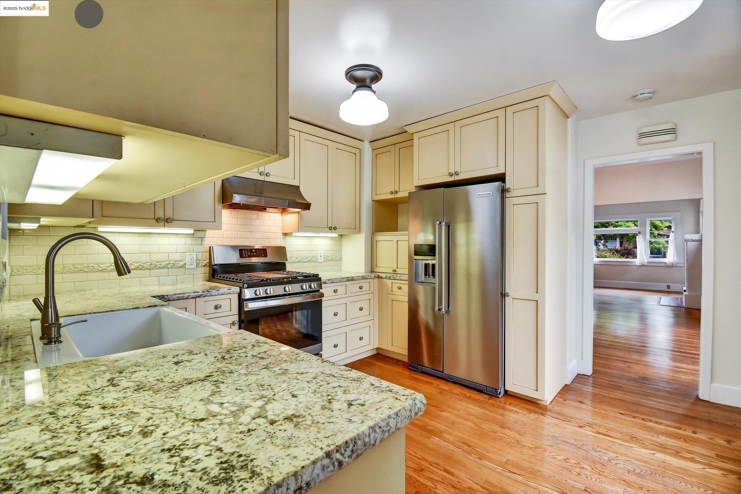 3817 Woodruff Ave, Oakland, California 94602, 2 Bedrooms Bedrooms, 6 Rooms Rooms,1 BathroomBathrooms,Residential,For Sale,3817 Woodruff Ave,41106148