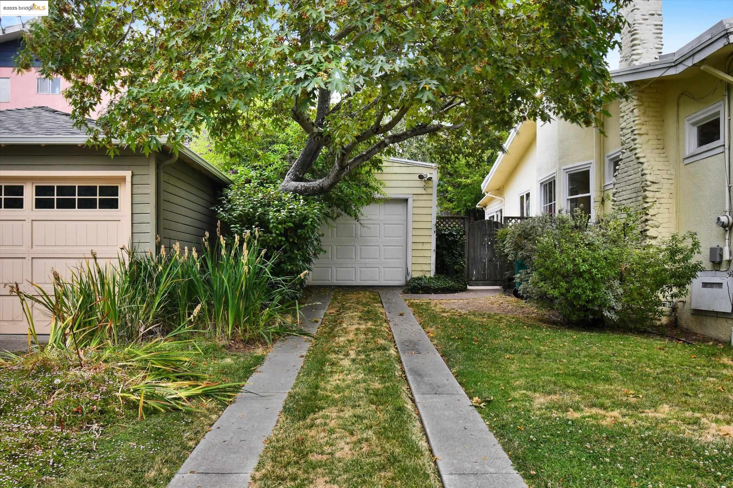 3817 Woodruff Ave, Oakland, California 94602, 2 Bedrooms Bedrooms, 6 Rooms Rooms,1 BathroomBathrooms,Residential,For Sale,3817 Woodruff Ave,41106148