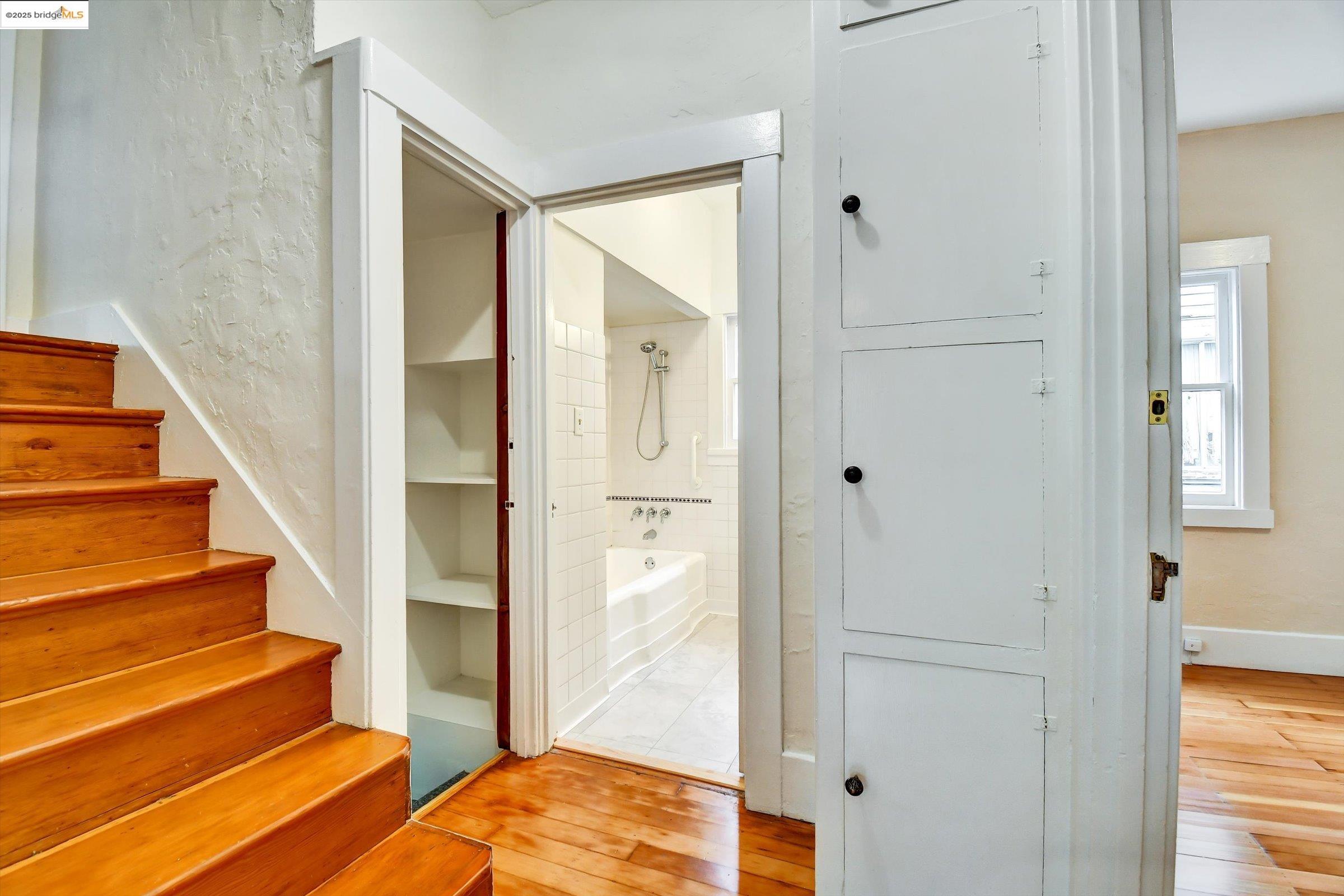 3817 Woodruff Ave, Oakland, California 94602, 2 Bedrooms Bedrooms, 6 Rooms Rooms,1 BathroomBathrooms,Residential,For Sale,3817 Woodruff Ave,41106148