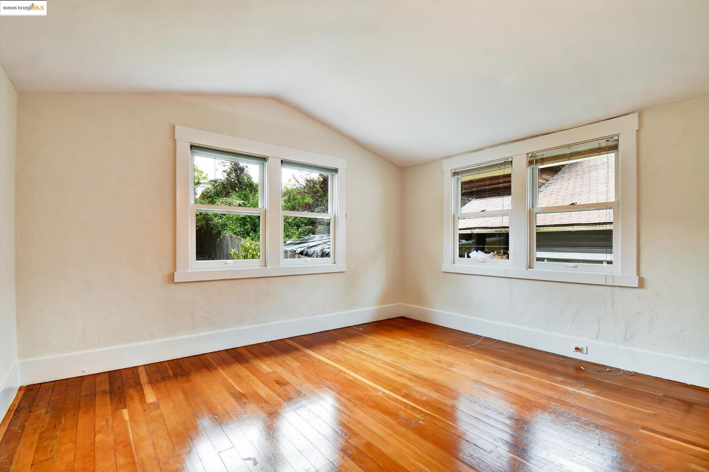 3817 Woodruff Ave, Oakland, California 94602, 2 Bedrooms Bedrooms, 6 Rooms Rooms,1 BathroomBathrooms,Residential,For Sale,3817 Woodruff Ave,41106148