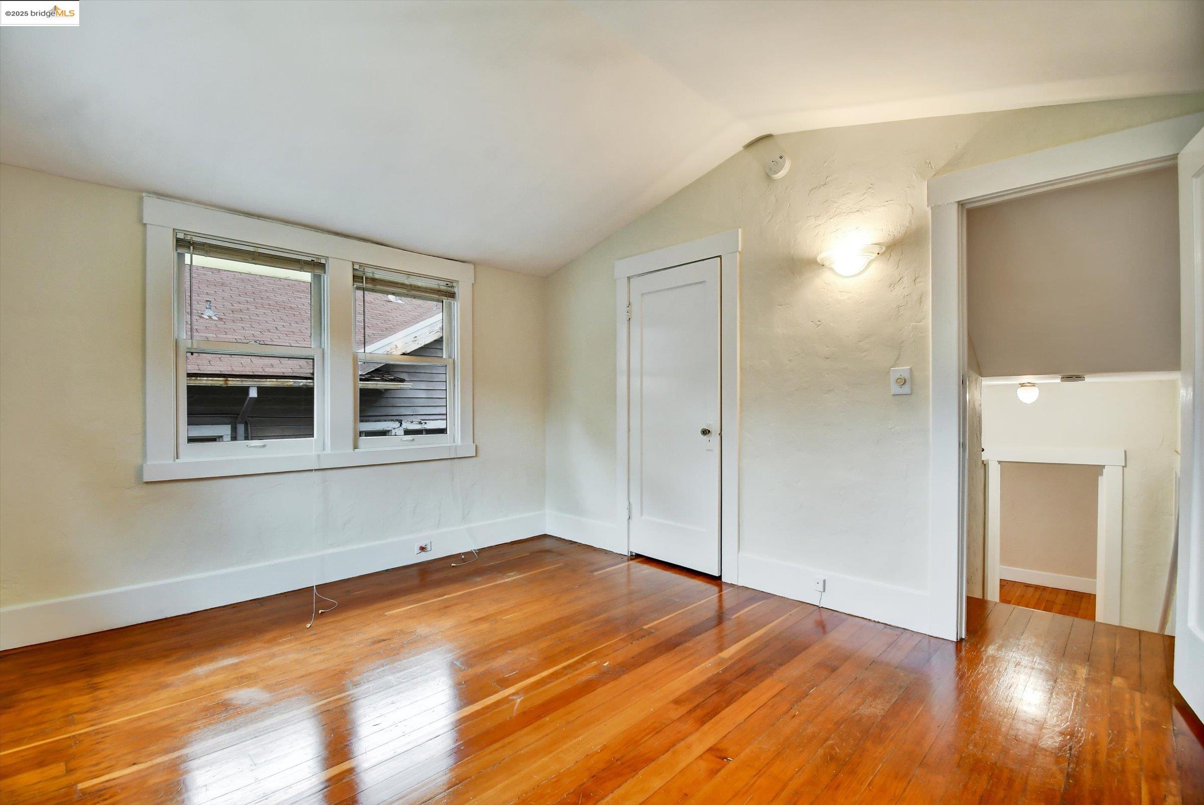 3817 Woodruff Ave, Oakland, California 94602, 2 Bedrooms Bedrooms, 6 Rooms Rooms,1 BathroomBathrooms,Residential,For Sale,3817 Woodruff Ave,41106148