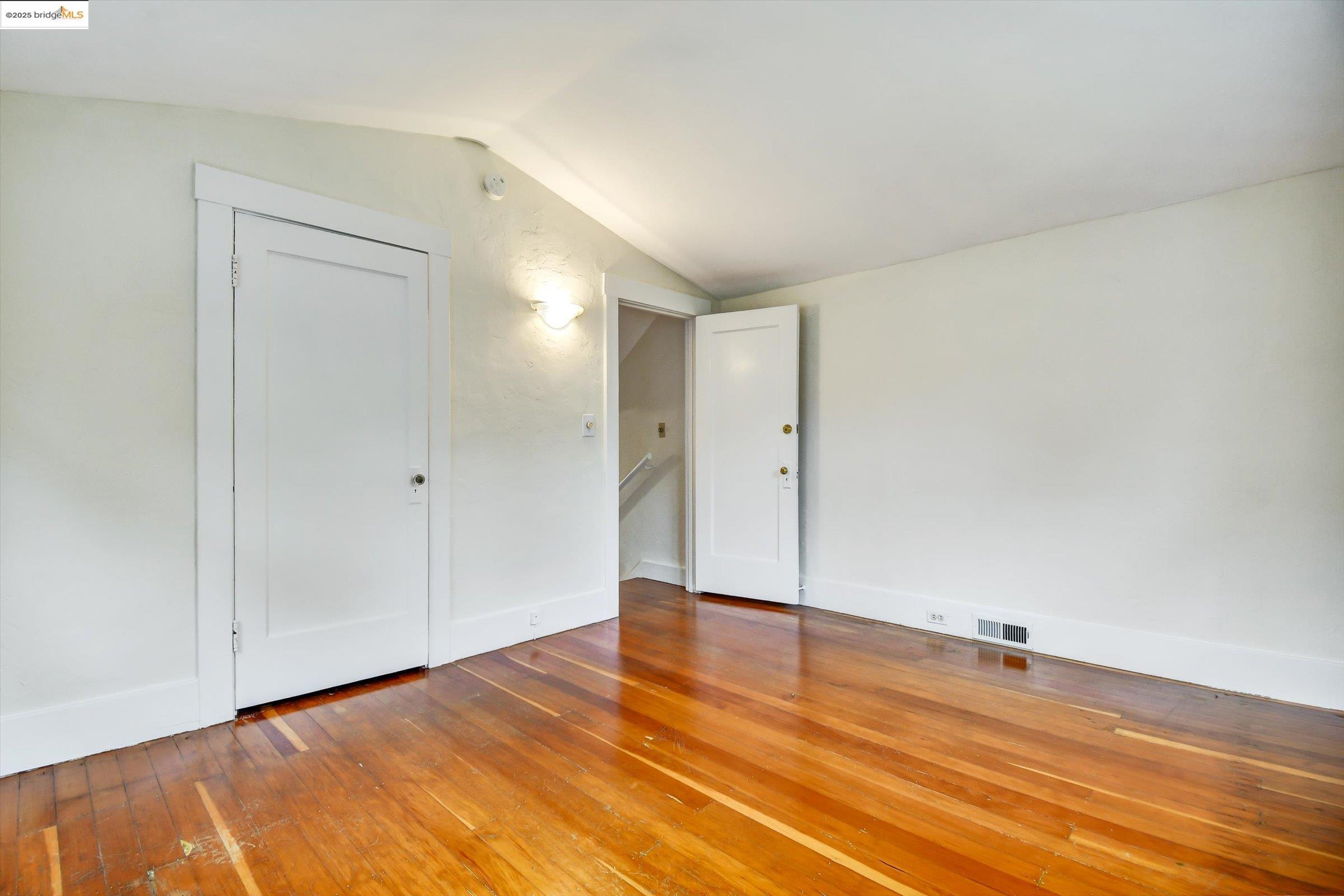 3817 Woodruff Ave, Oakland, California 94602, 2 Bedrooms Bedrooms, 6 Rooms Rooms,1 BathroomBathrooms,Residential,For Sale,3817 Woodruff Ave,41106148