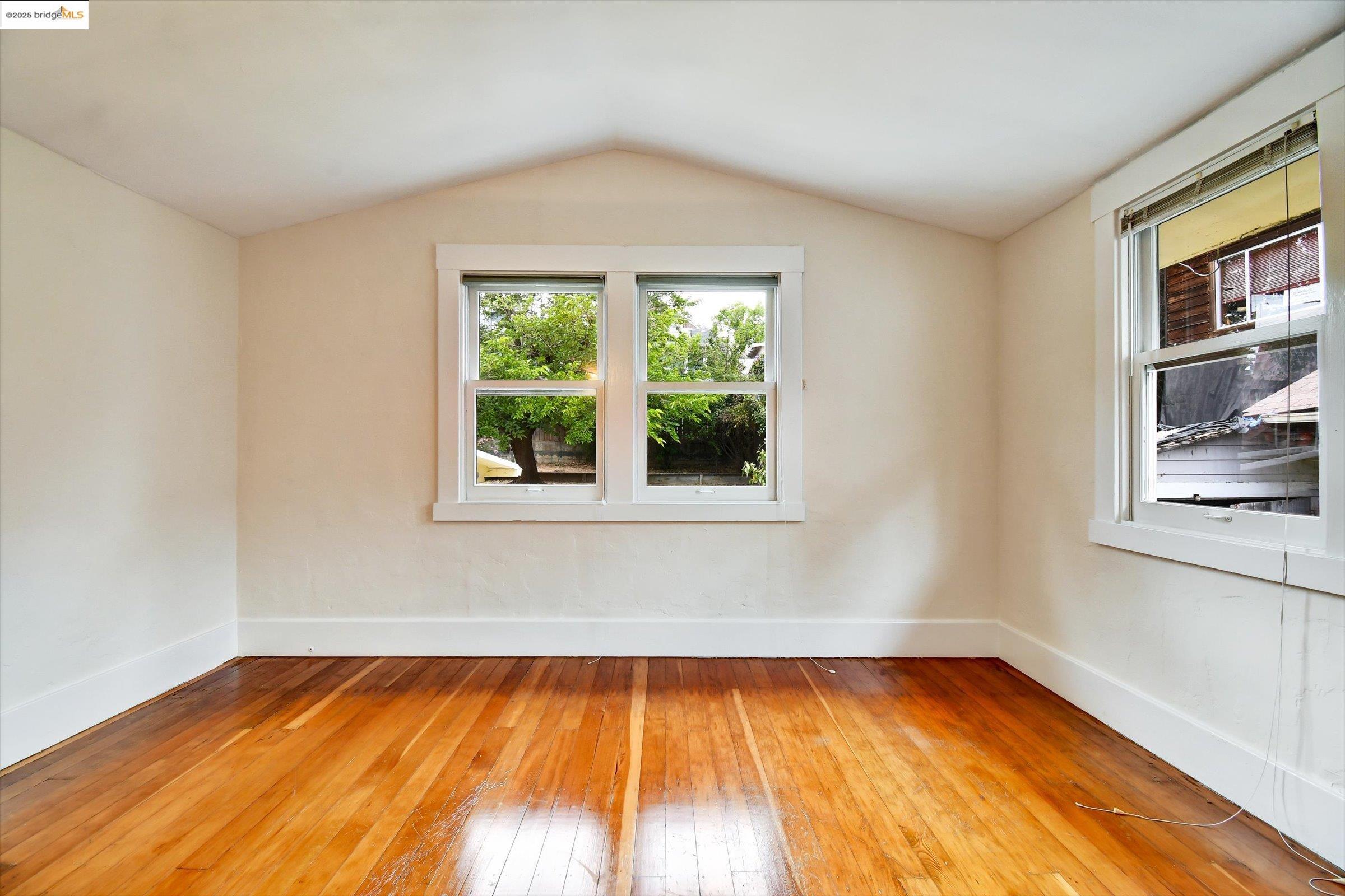 3817 Woodruff Ave, Oakland, California 94602, 2 Bedrooms Bedrooms, 6 Rooms Rooms,1 BathroomBathrooms,Residential,For Sale,3817 Woodruff Ave,41106148