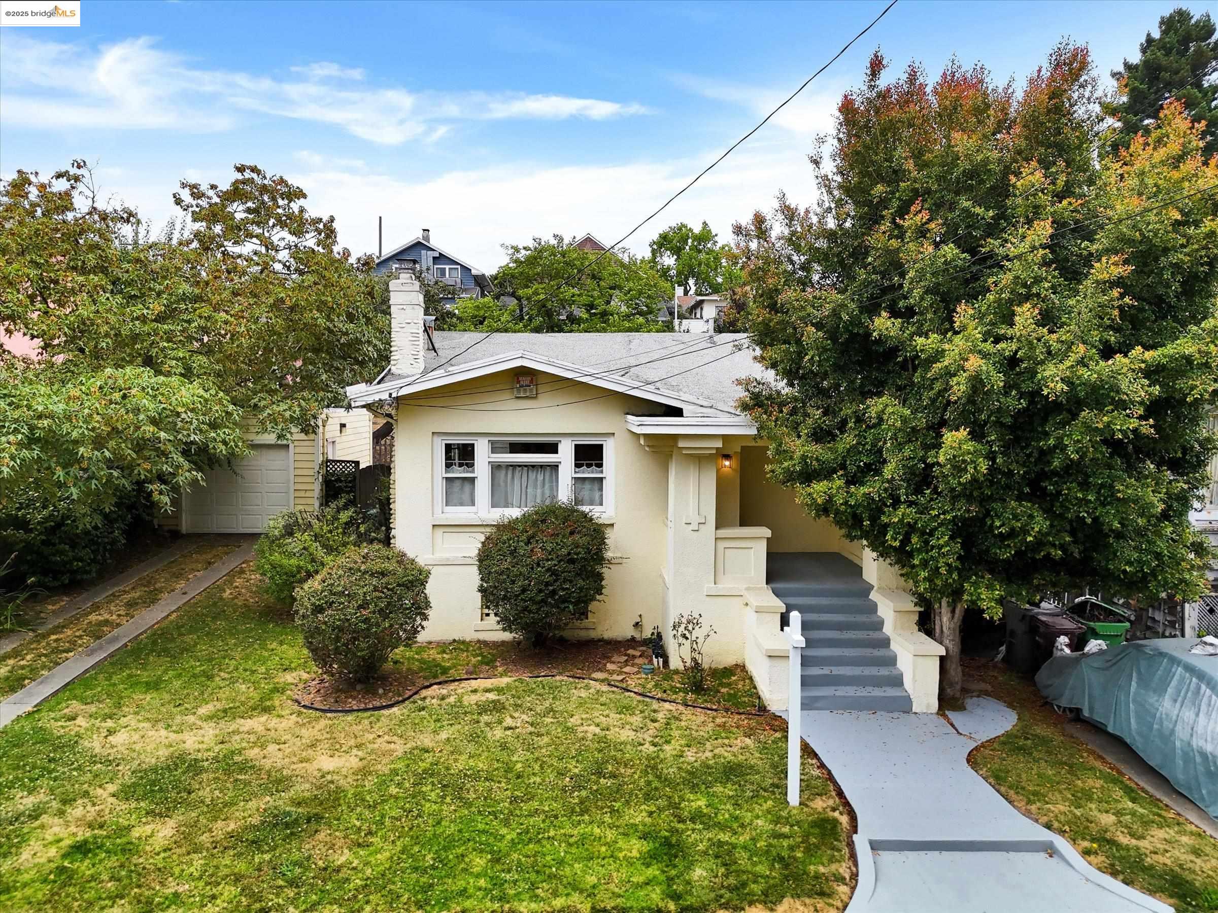 3817 Woodruff Ave, Oakland, California 94602, 2 Bedrooms Bedrooms, 6 Rooms Rooms,1 BathroomBathrooms,Residential,For Sale,3817 Woodruff Ave,41106148