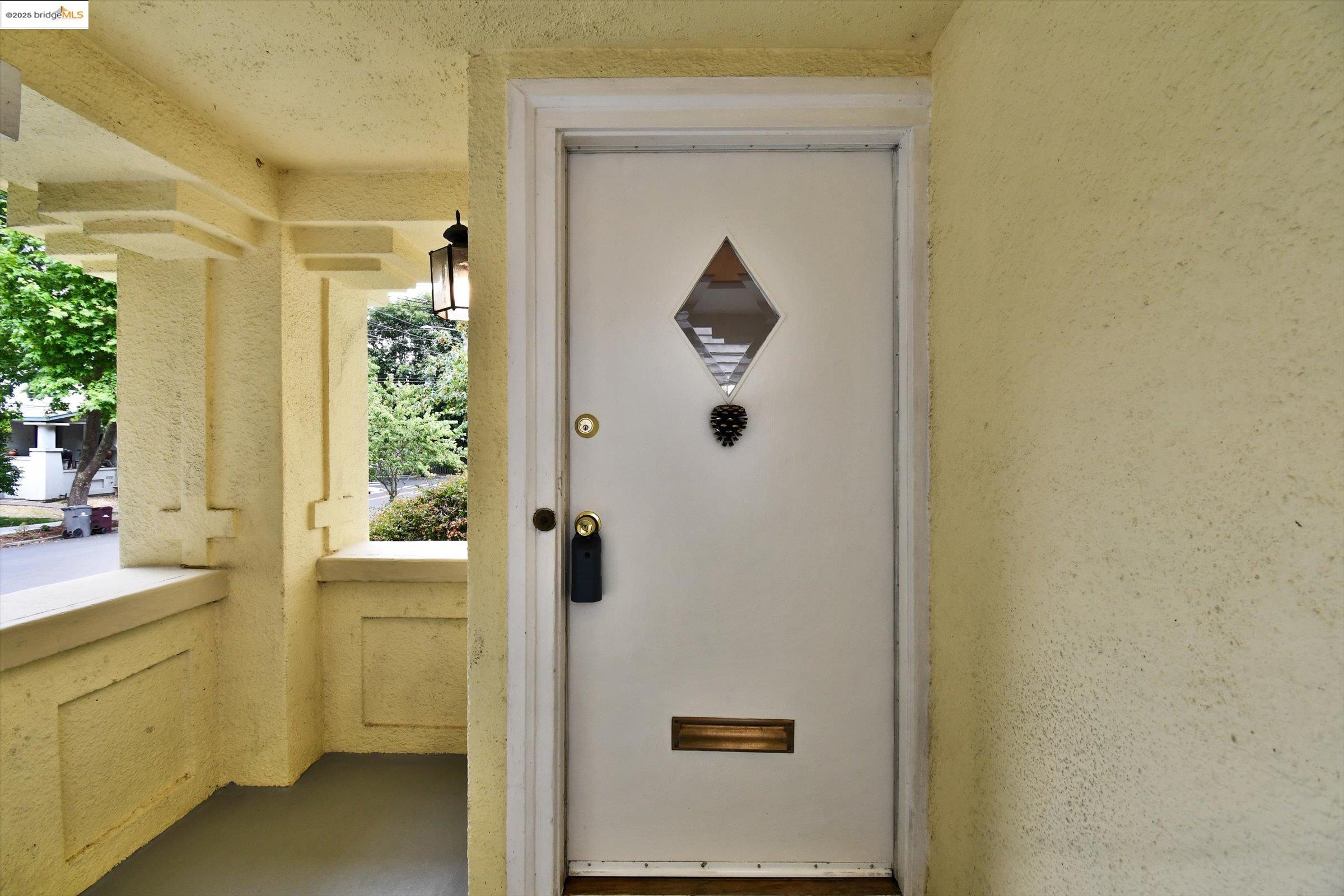 3817 Woodruff Ave, Oakland, California 94602, 2 Bedrooms Bedrooms, 6 Rooms Rooms,1 BathroomBathrooms,Residential,For Sale,3817 Woodruff Ave,41106148