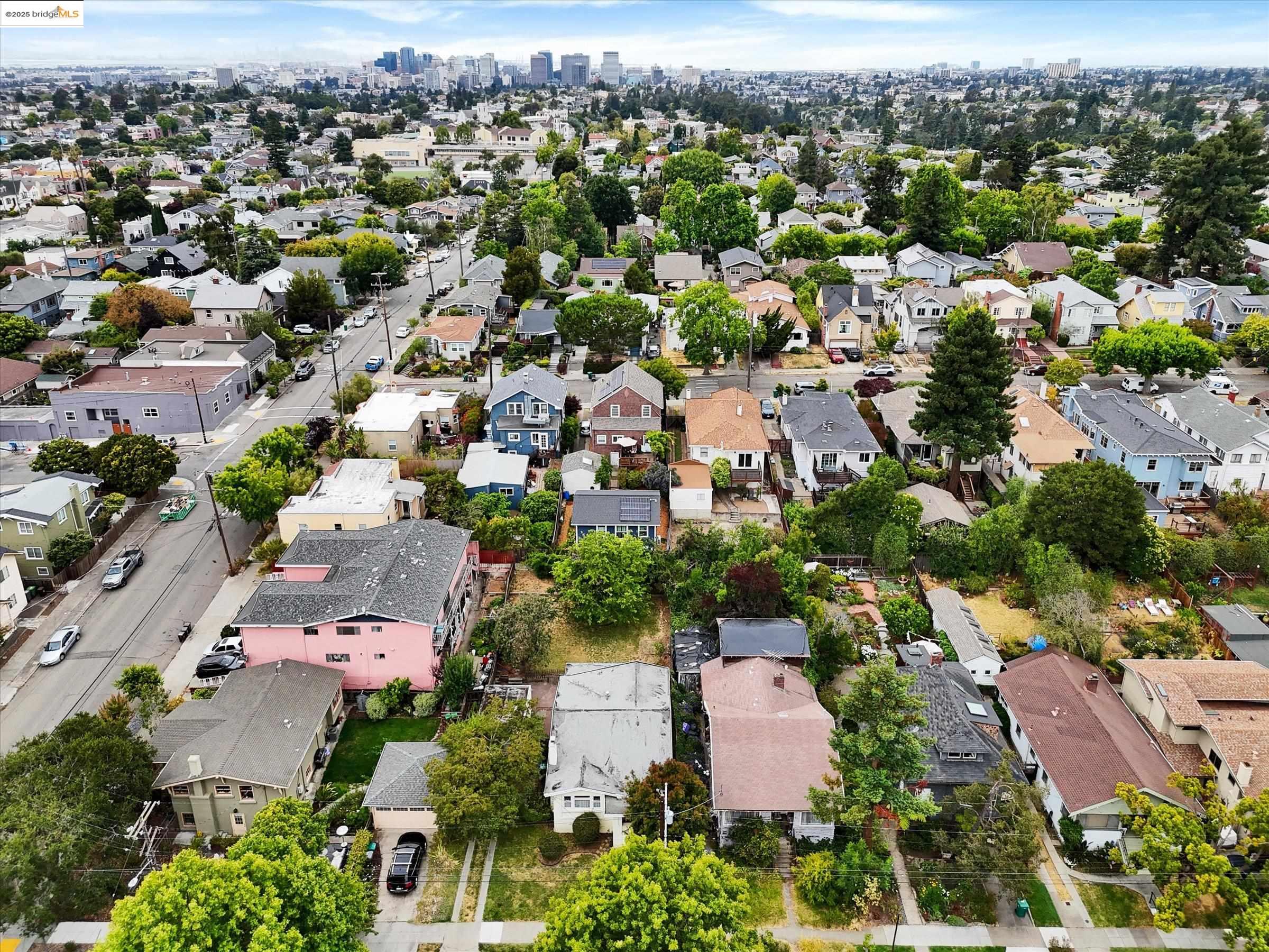 3817 Woodruff Ave, Oakland, California 94602, 2 Bedrooms Bedrooms, 6 Rooms Rooms,1 BathroomBathrooms,Residential,For Sale,3817 Woodruff Ave,41106148