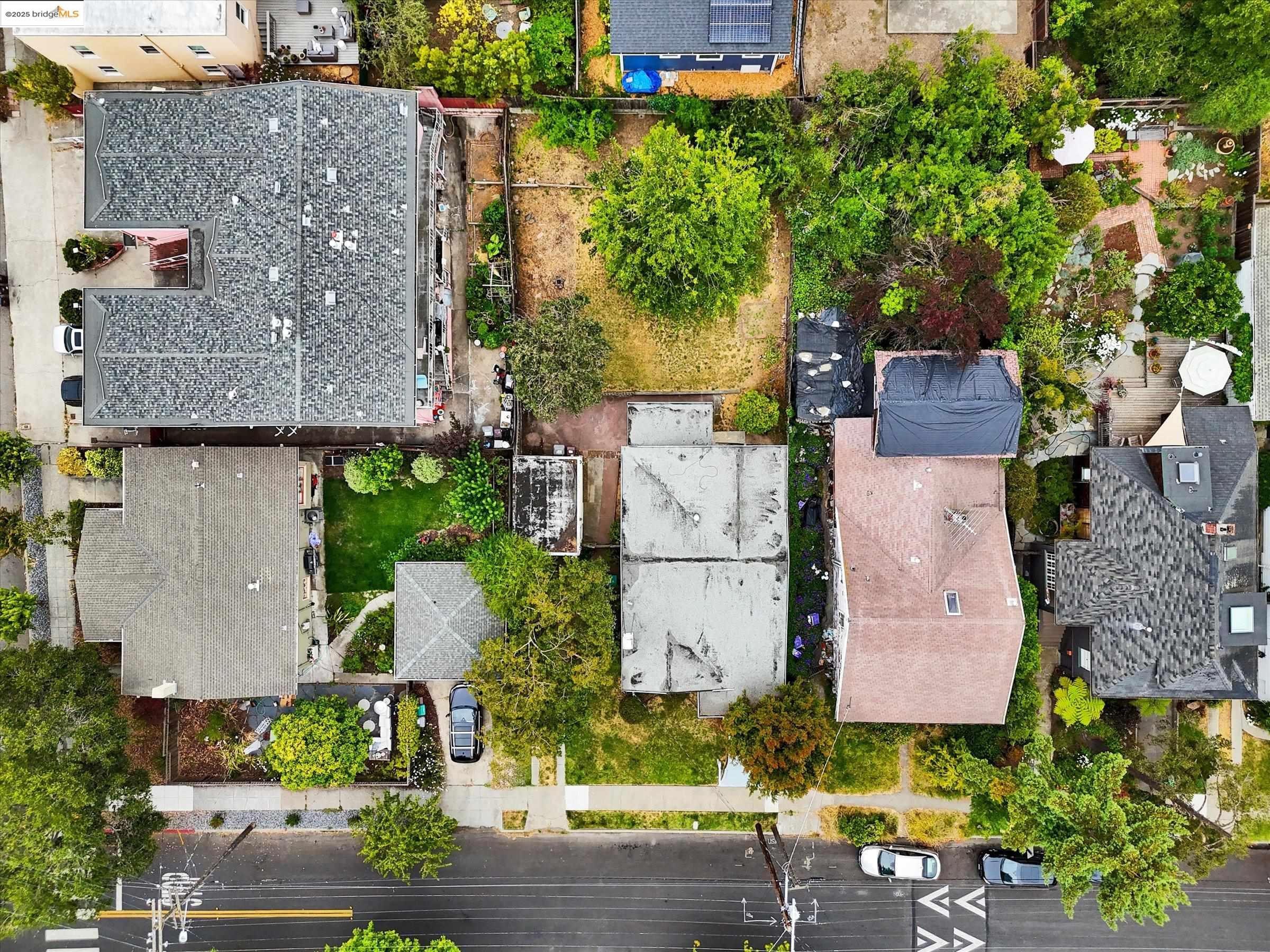 3817 Woodruff Ave, Oakland, California 94602, 2 Bedrooms Bedrooms, 6 Rooms Rooms,1 BathroomBathrooms,Residential,For Sale,3817 Woodruff Ave,41106148