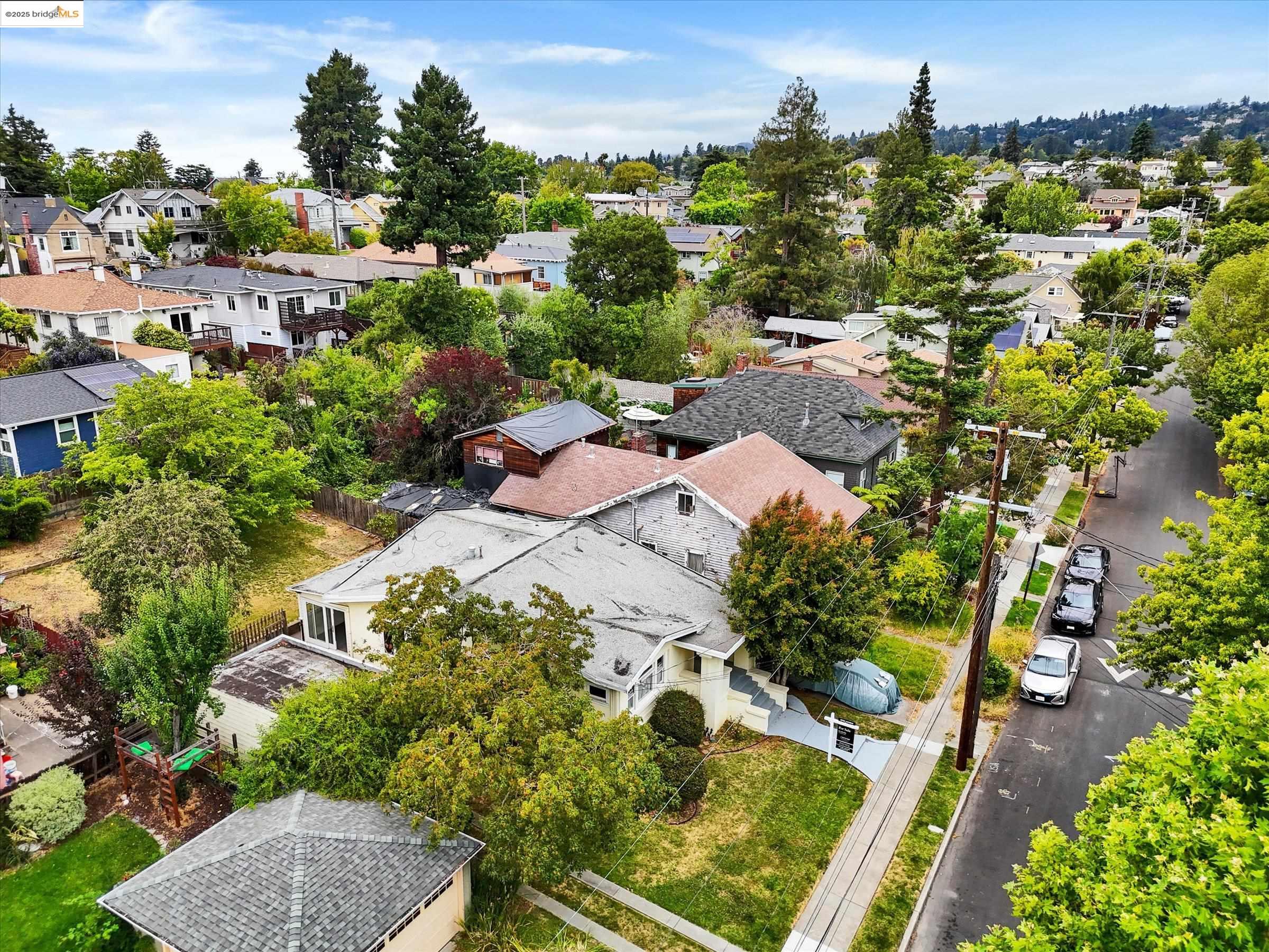 3817 Woodruff Ave, Oakland, California 94602, 2 Bedrooms Bedrooms, 6 Rooms Rooms,1 BathroomBathrooms,Residential,For Sale,3817 Woodruff Ave,41106148