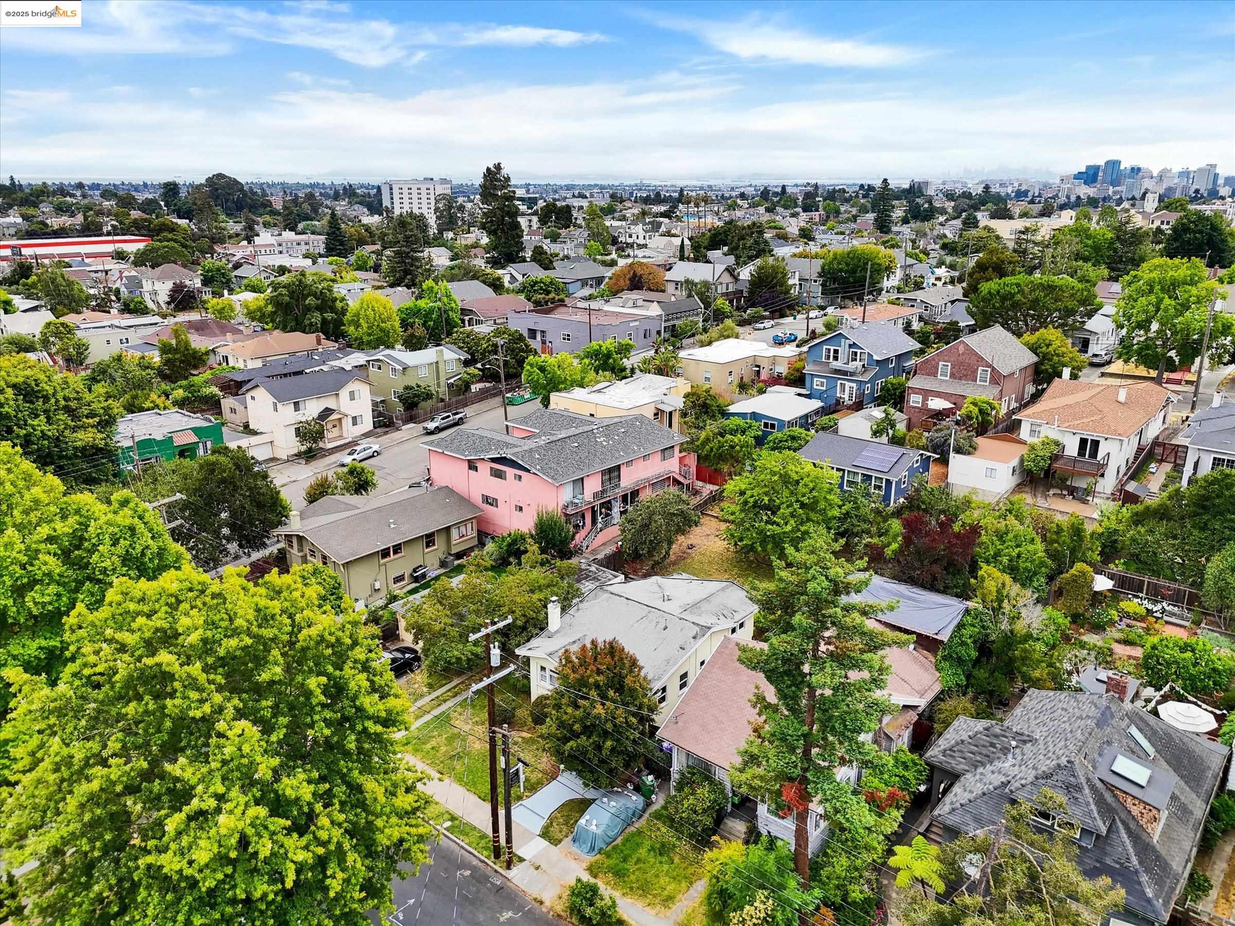 3817 Woodruff Ave, Oakland, California 94602, 2 Bedrooms Bedrooms, 6 Rooms Rooms,1 BathroomBathrooms,Residential,For Sale,3817 Woodruff Ave,41106148