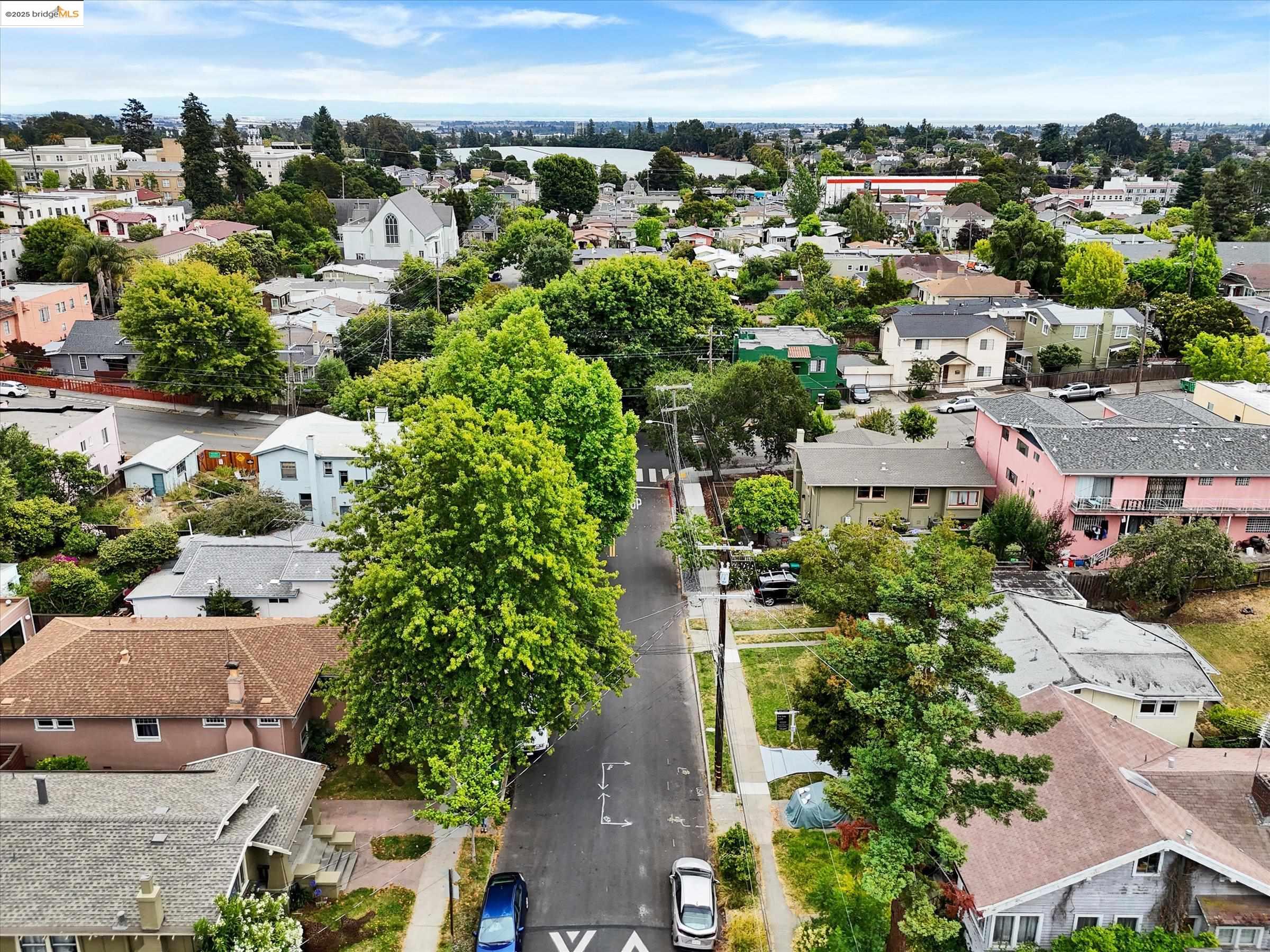 3817 Woodruff Ave, Oakland, California 94602, 2 Bedrooms Bedrooms, 6 Rooms Rooms,1 BathroomBathrooms,Residential,For Sale,3817 Woodruff Ave,41106148