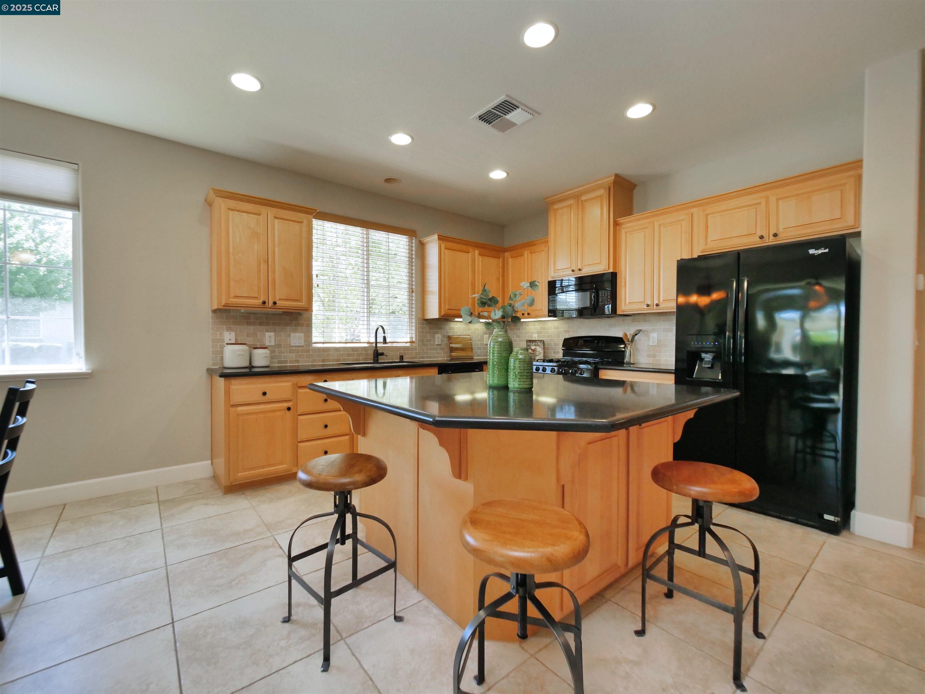 335 Suez Canal Lane, Sacramento, California 95834, 2 Bedrooms Bedrooms, 5 Rooms Rooms,2 BathroomsBathrooms,Residential,For Sale,335 Suez Canal Lane,41106150