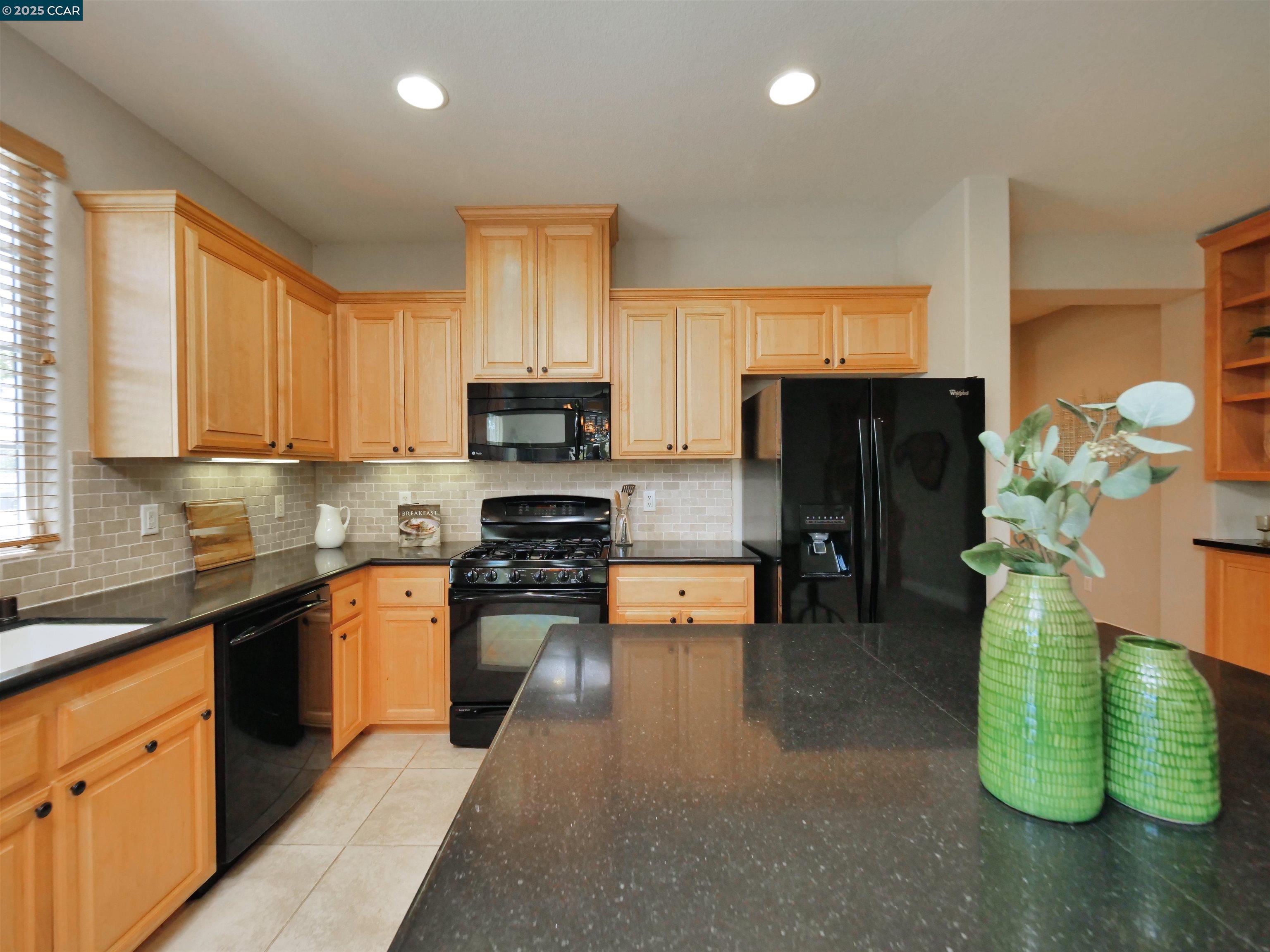 335 Suez Canal Lane, Sacramento, California 95834, 2 Bedrooms Bedrooms, 5 Rooms Rooms,2 BathroomsBathrooms,Residential,For Sale,335 Suez Canal Lane,41106150