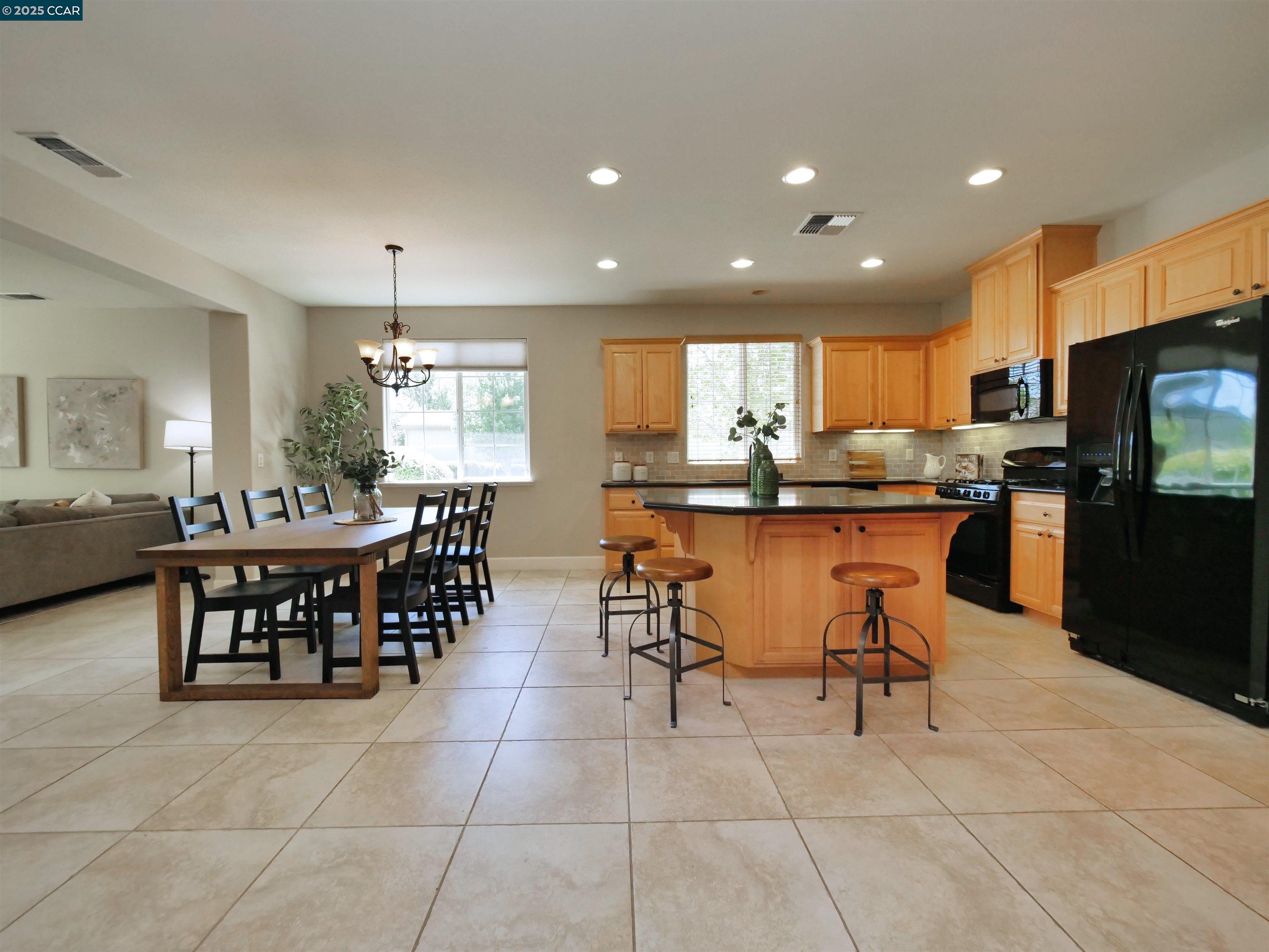335 Suez Canal Lane, Sacramento, California 95834, 2 Bedrooms Bedrooms, 5 Rooms Rooms,2 BathroomsBathrooms,Residential,For Sale,335 Suez Canal Lane,41106150