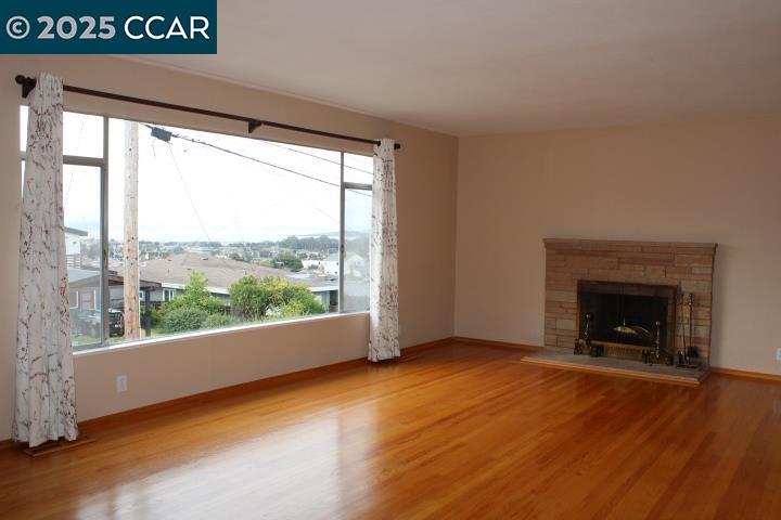 6775 Kenilworth Ave, El Cerrito, California 94530, 2 Bedrooms Bedrooms, 7 Rooms Rooms,2 BathroomsBathrooms,Residential Lease,For Rent,6775 Kenilworth Ave,41106151