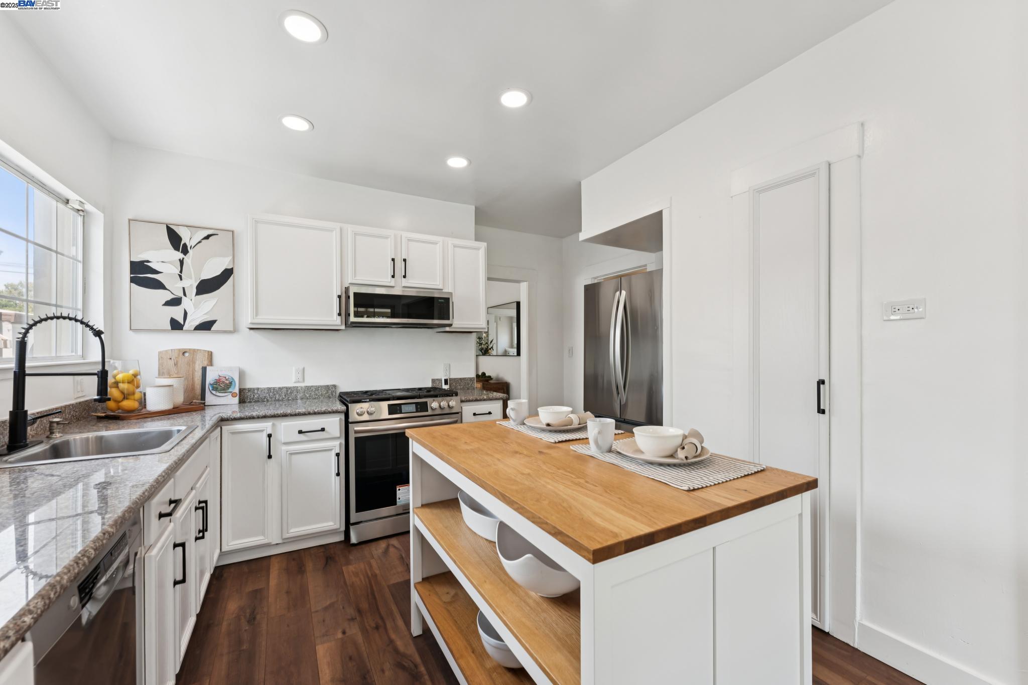 2512 67th Ave, Oakland, California 94605, 2 Bedrooms Bedrooms, 4 Rooms Rooms,1 BathroomBathrooms,Residential,For Sale,2512 67th Ave,41106155